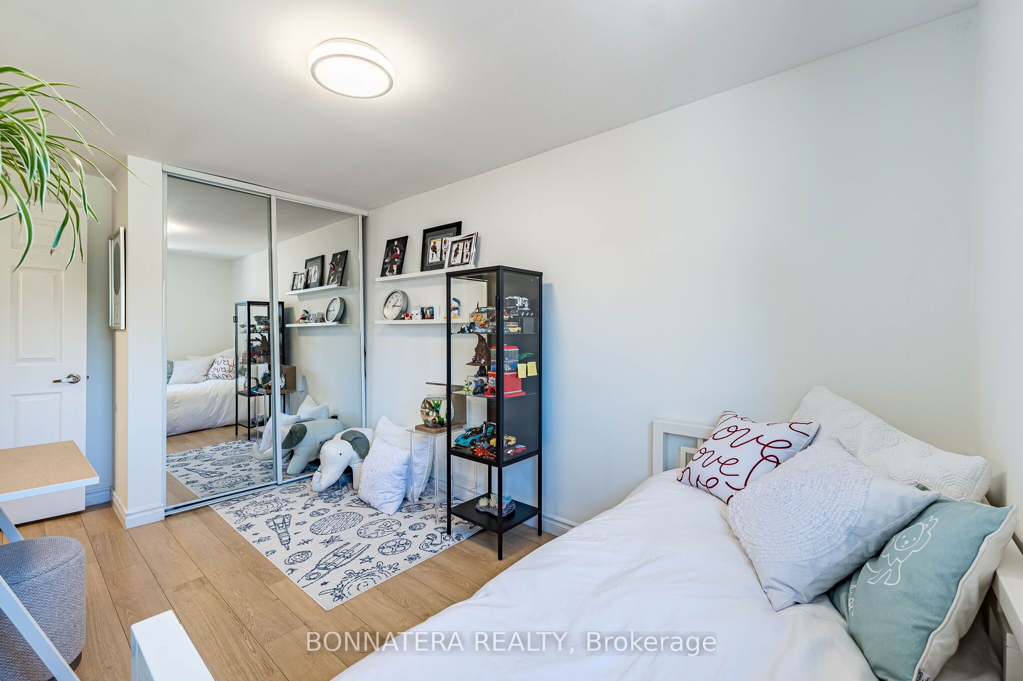 2097 Marine Drive Property Photo 34