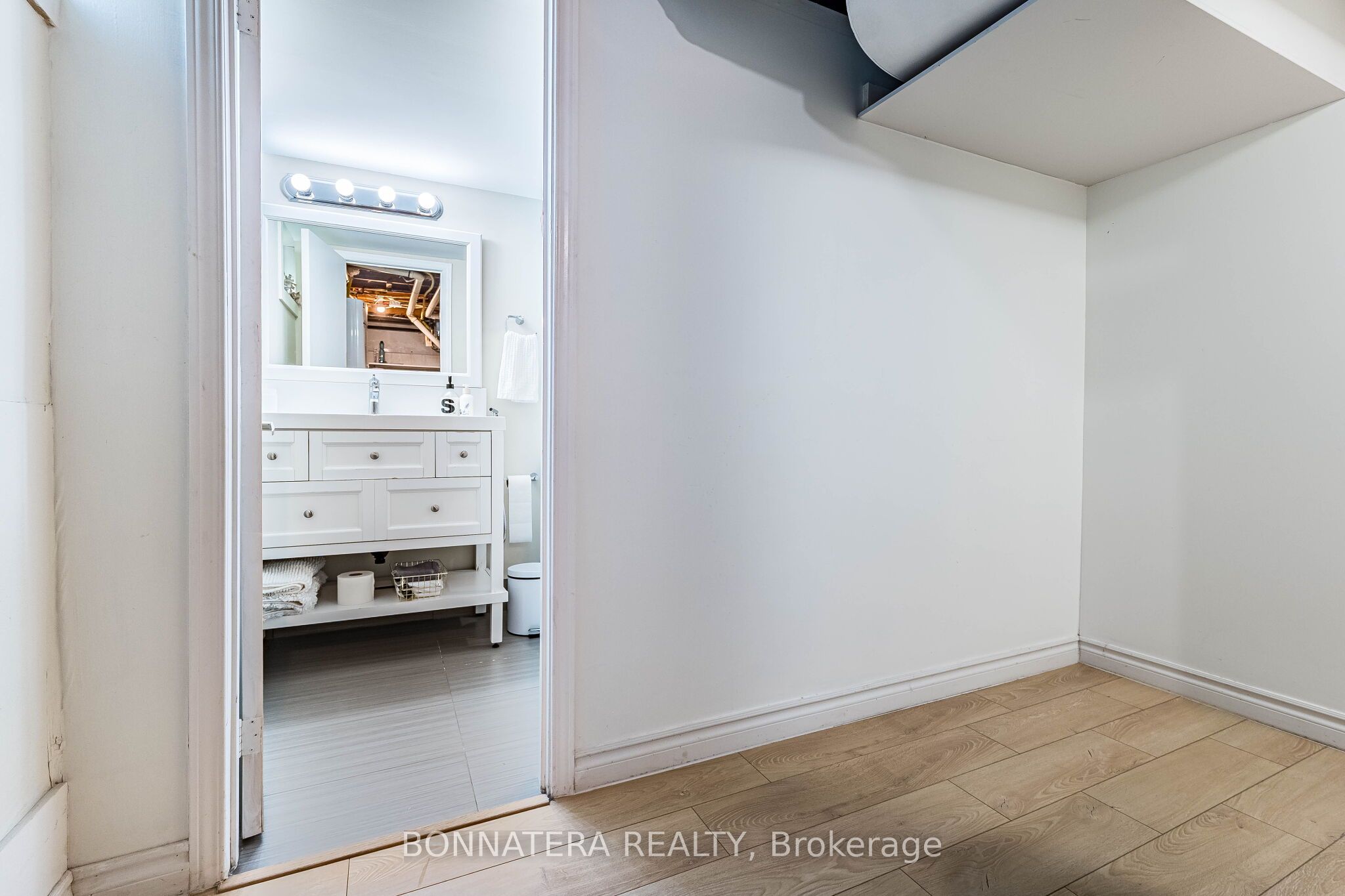2097 Marine Drive Property Photo 43