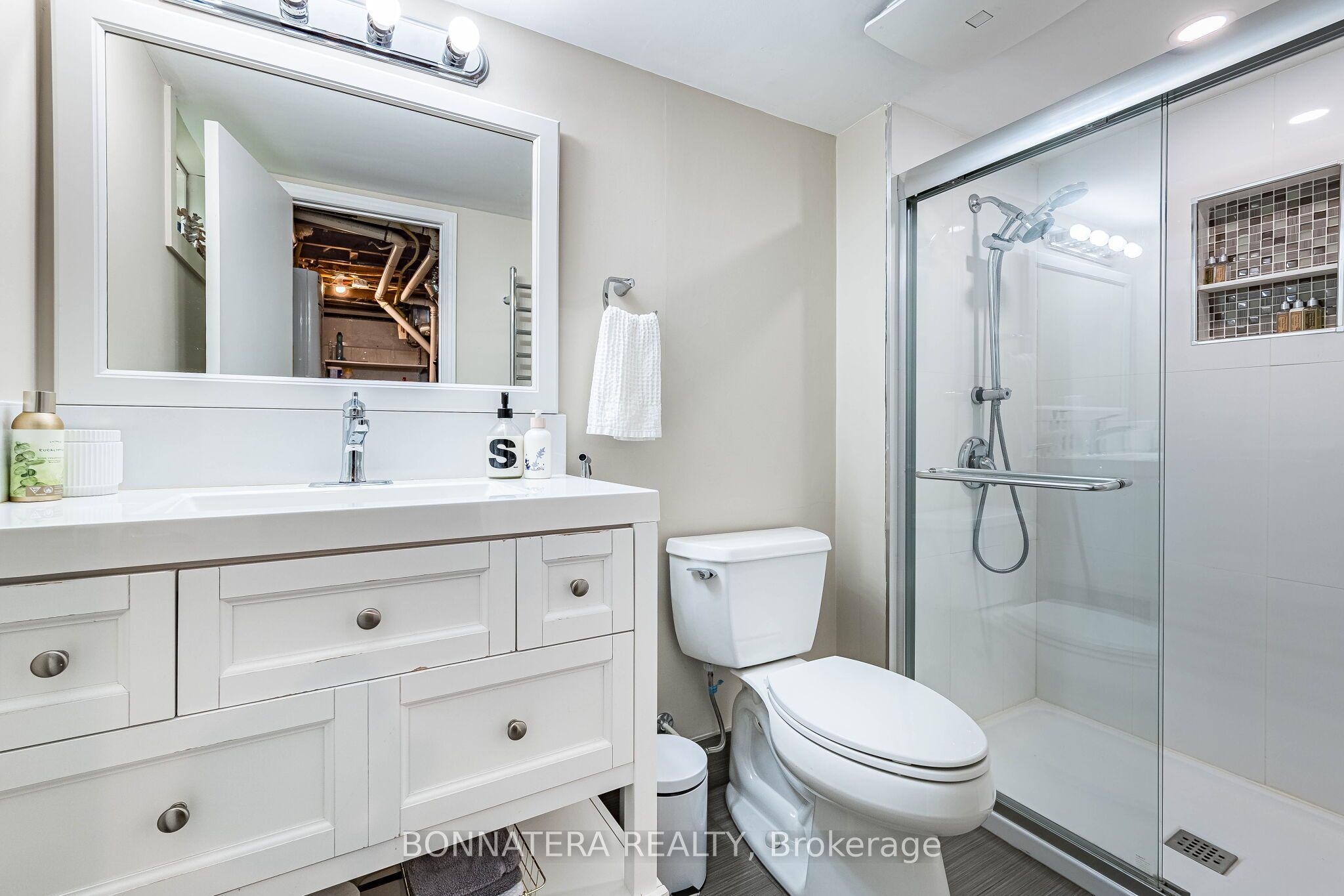 2097 Marine Drive Property Photo 44