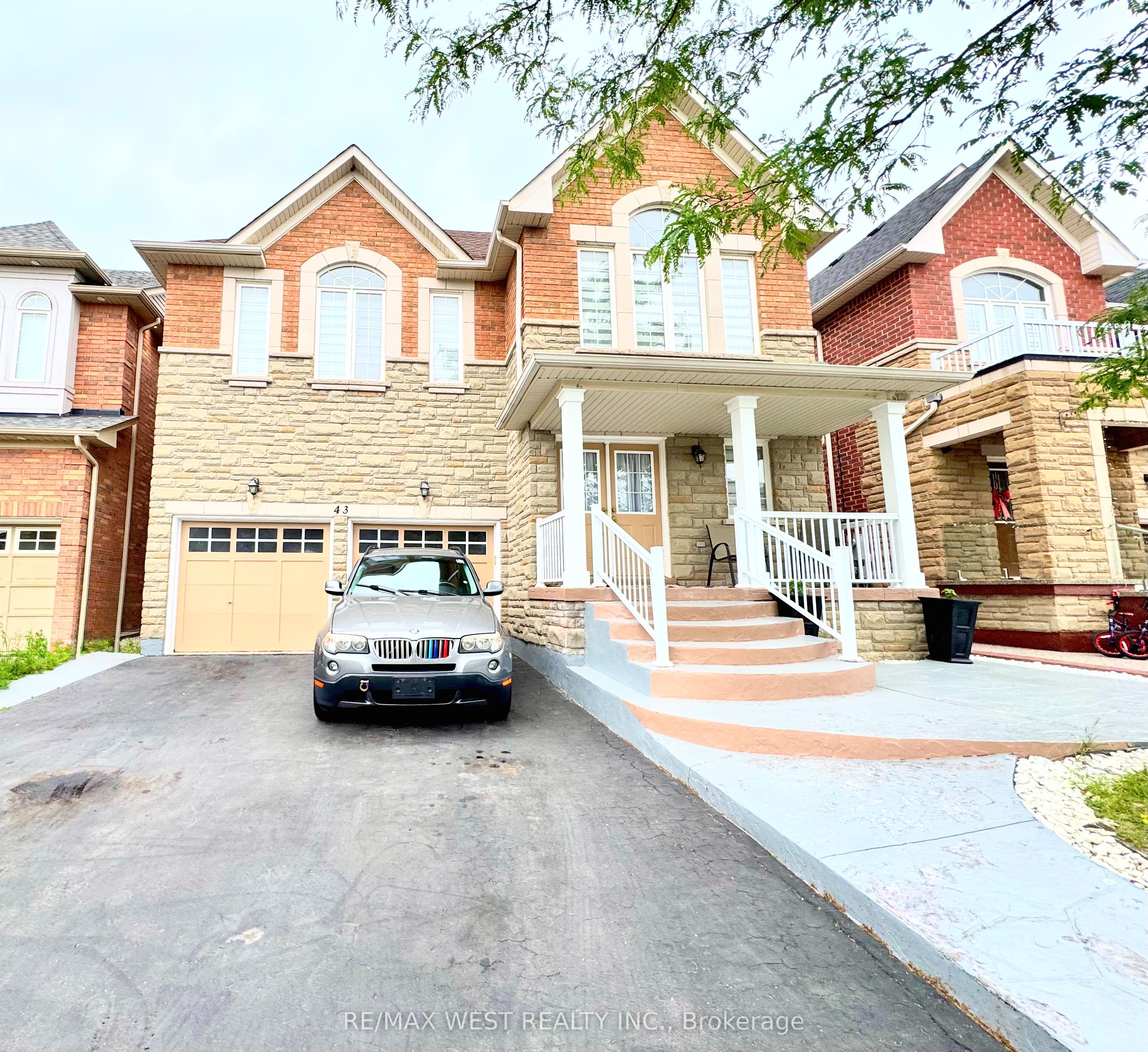 43 Tatra Crescent Property Photo 1