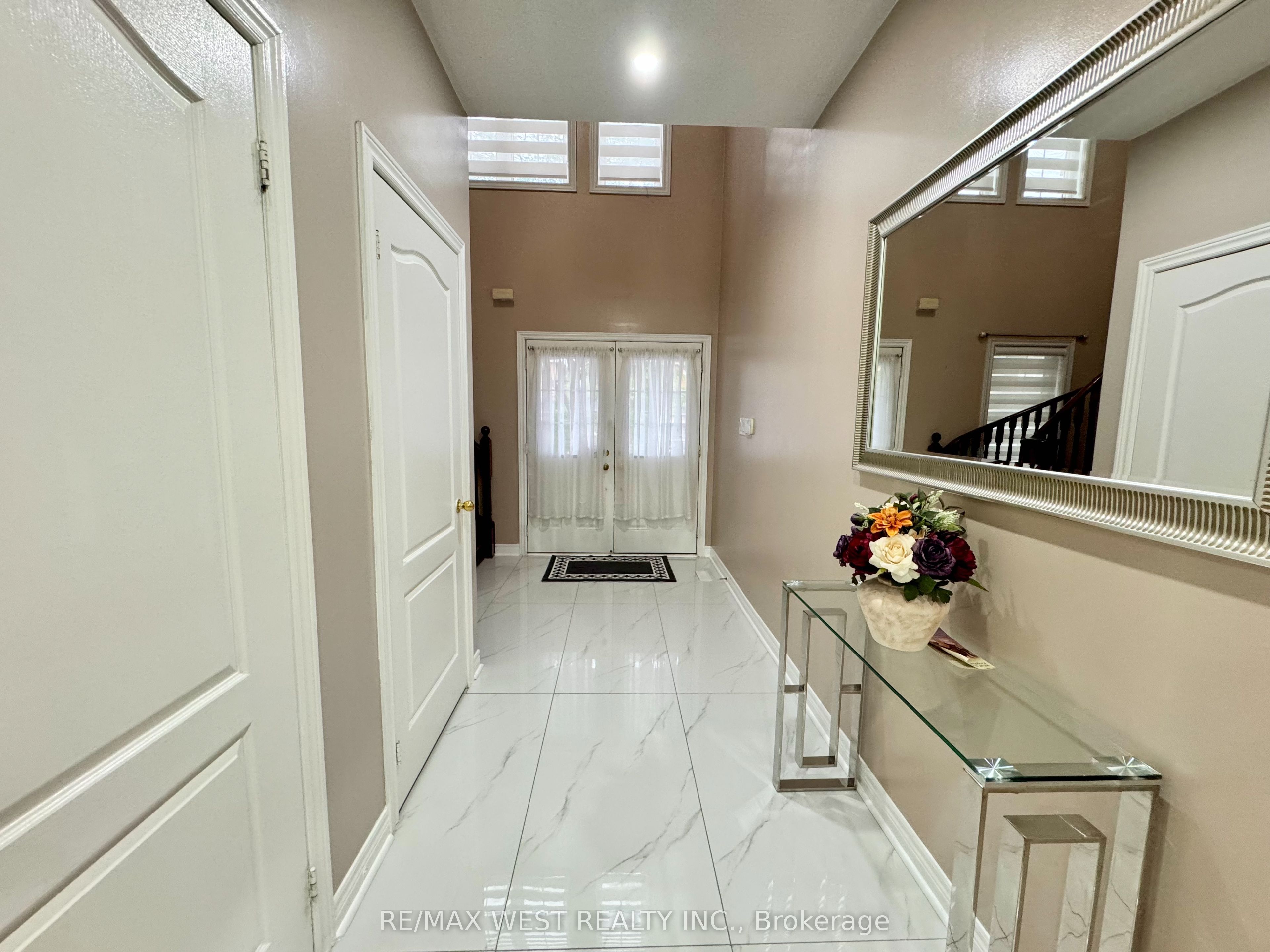 43 Tatra Crescent Property Photo 6