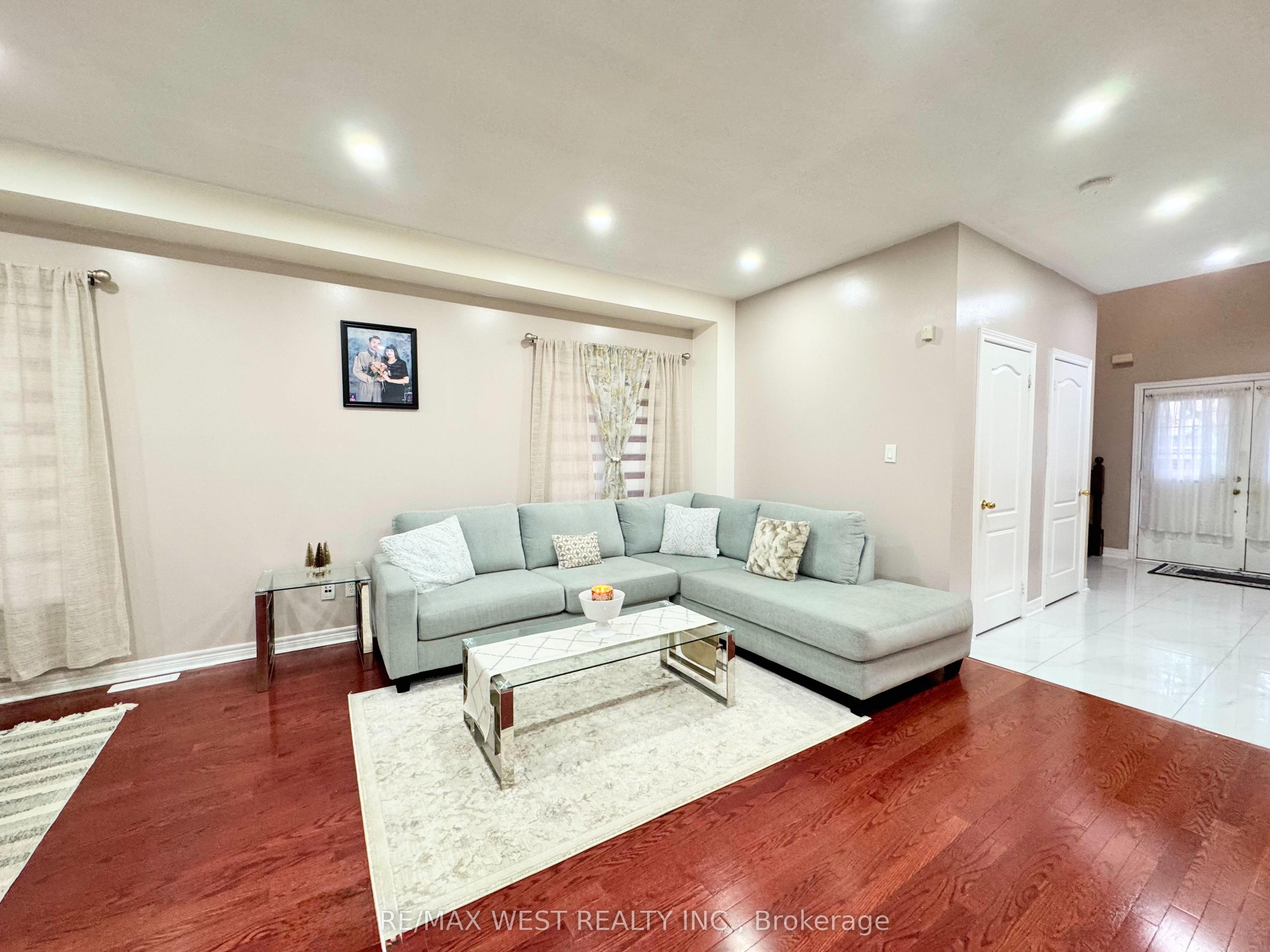 43 Tatra Crescent Property Photo 7