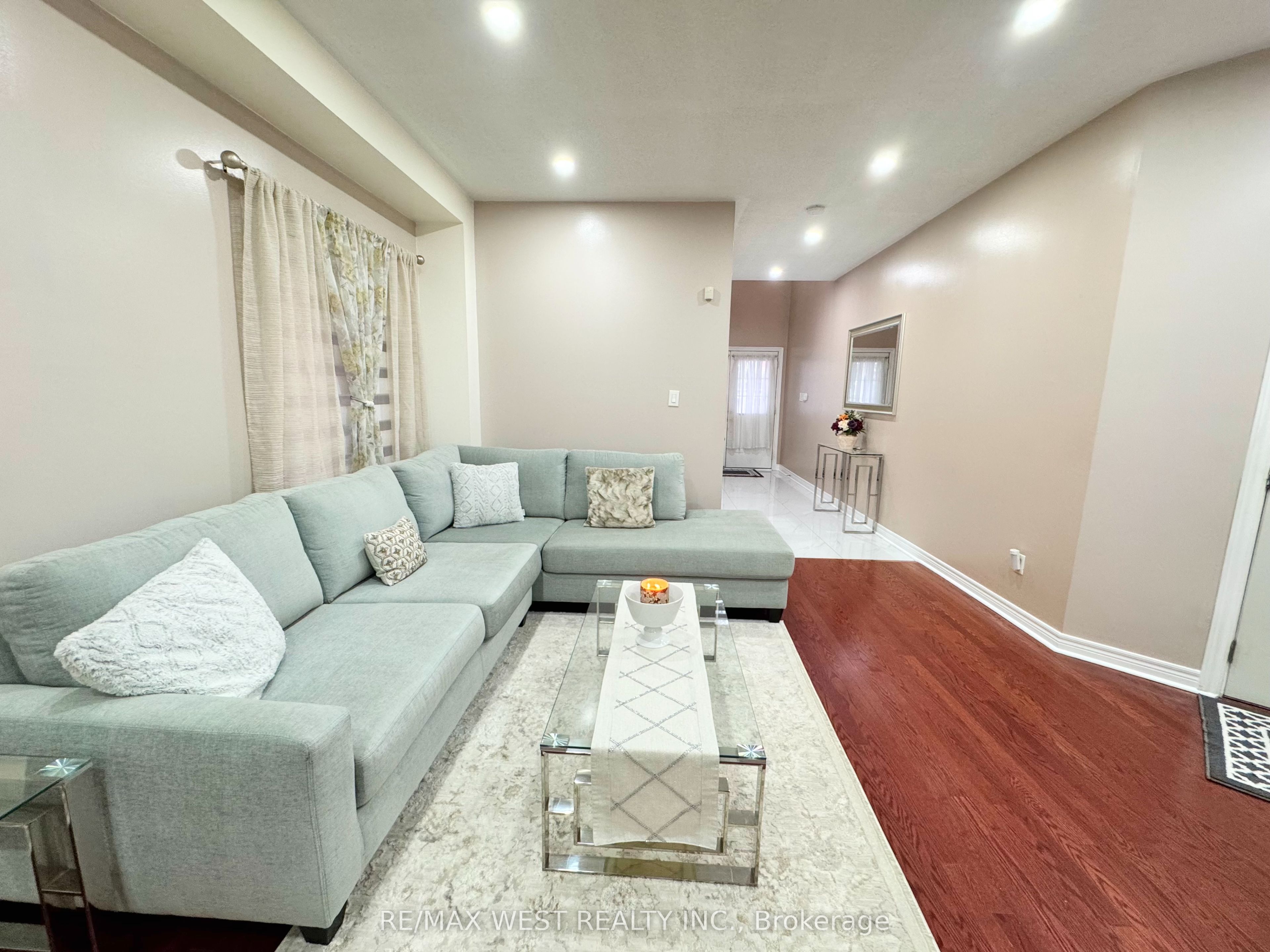 43 Tatra Crescent Property Photo 8