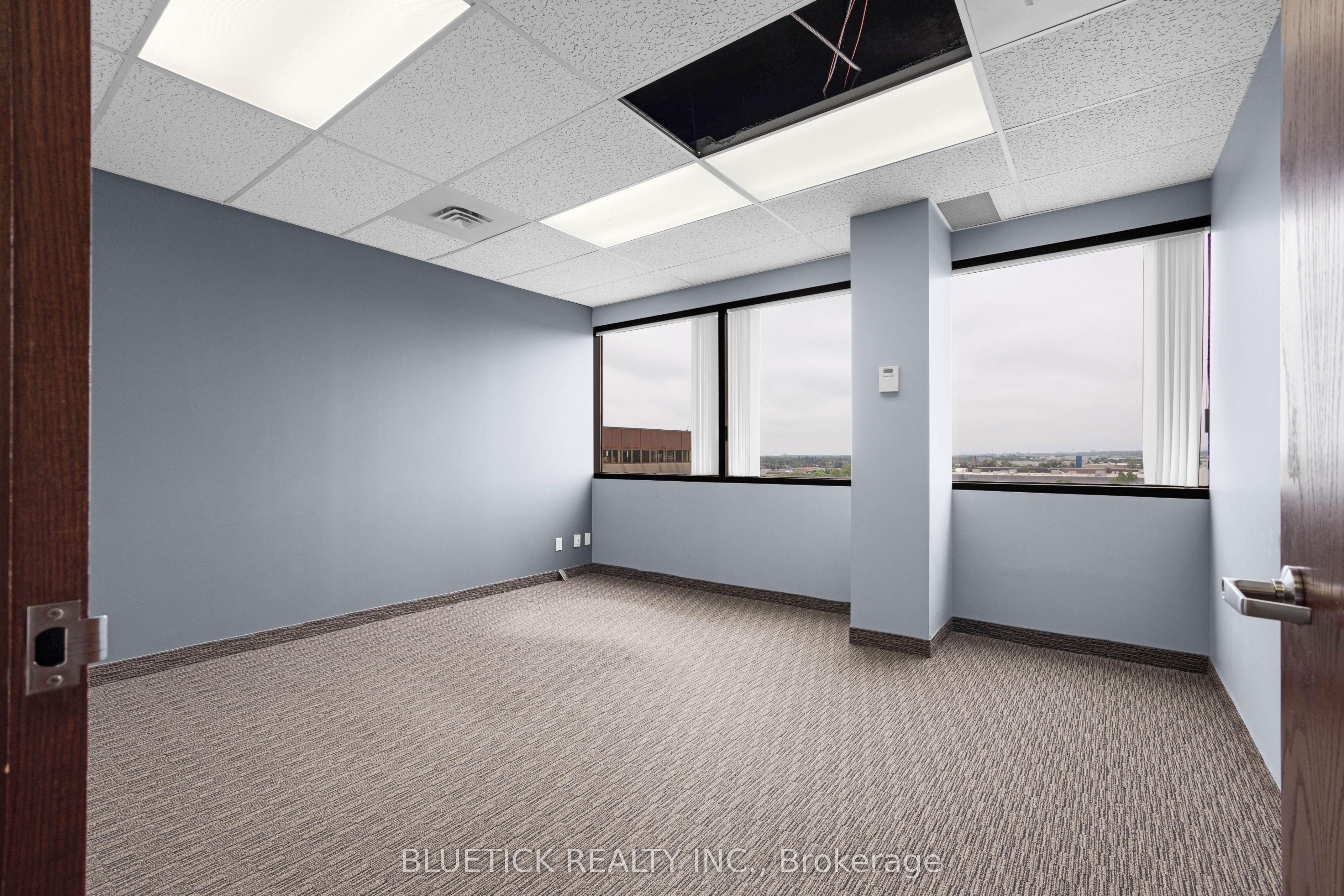 700 Dorval Drive 704 Property Photo 8