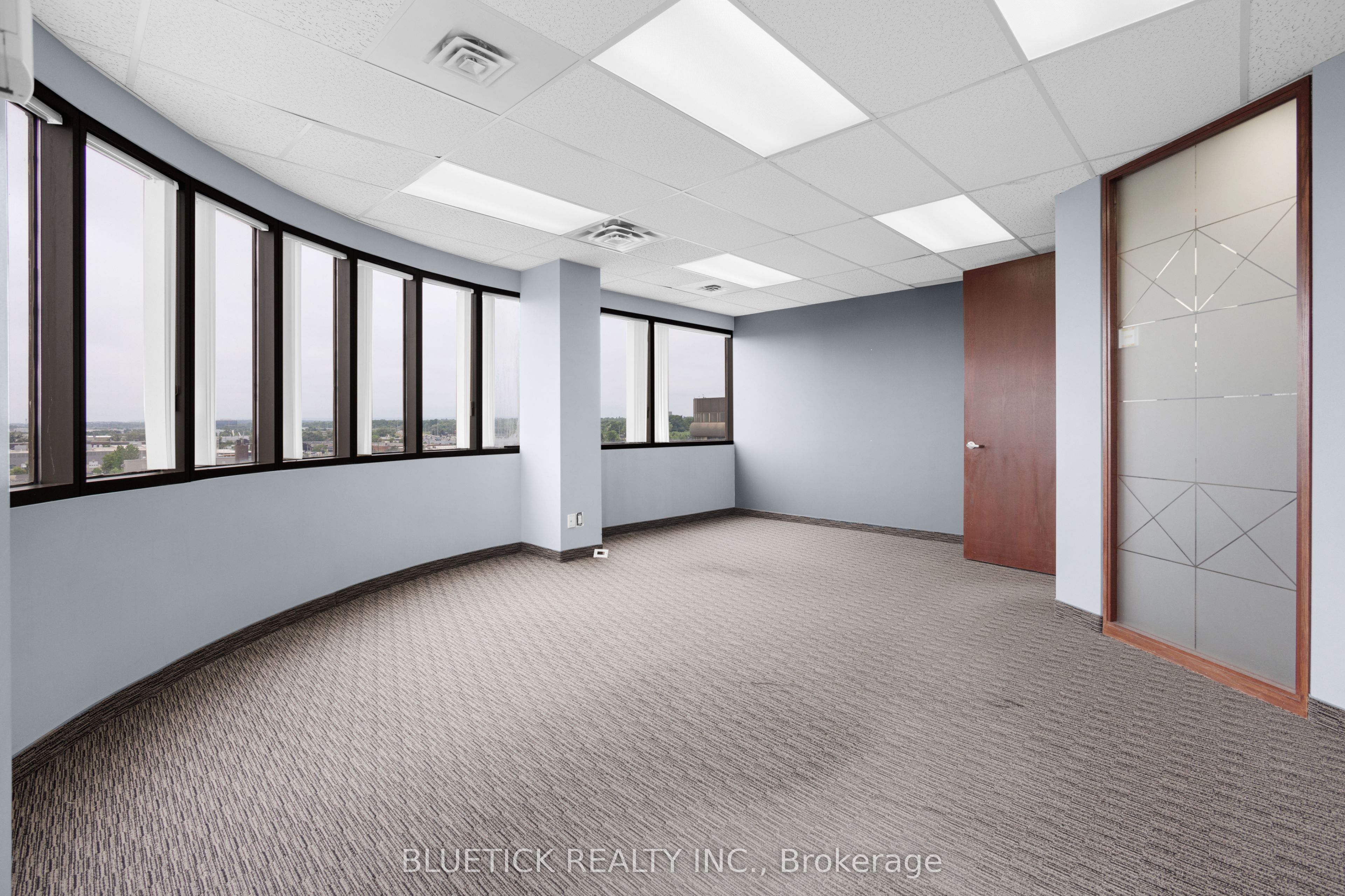 700 Dorval Drive 704 Property Photo 12