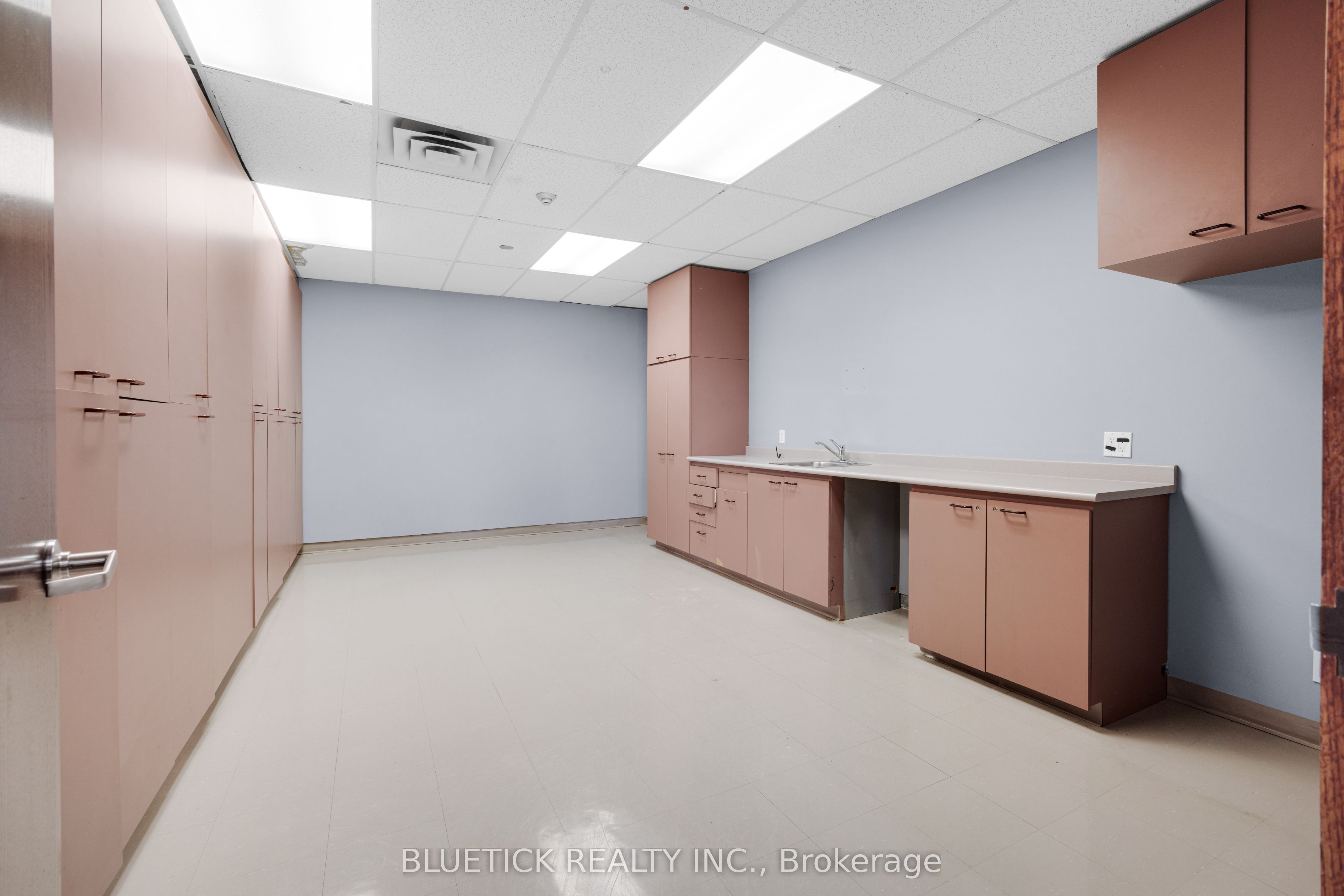 700 Dorval Drive 704 Property Photo 18