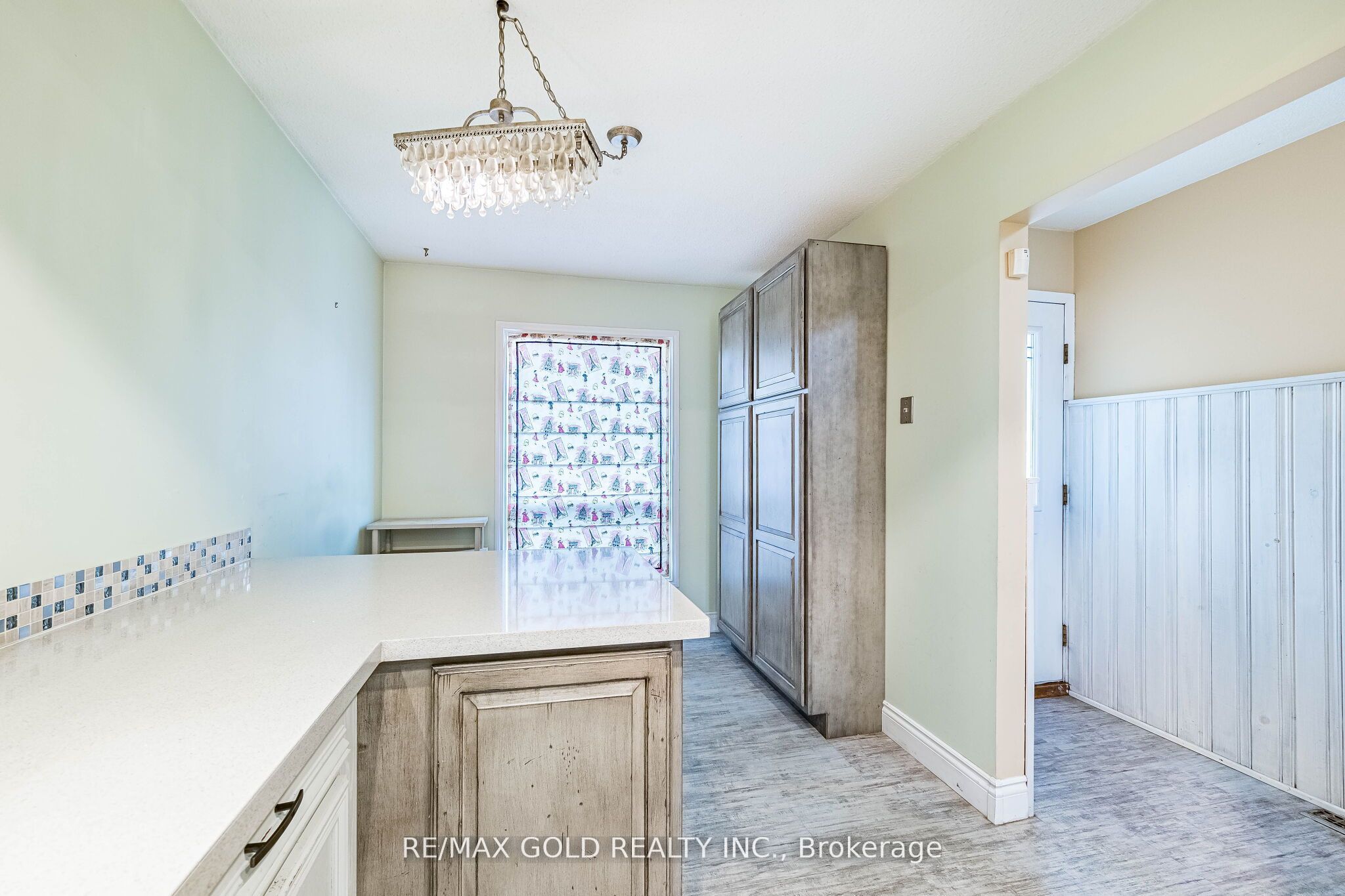 41 Simmons Boulevard Property Photo 10