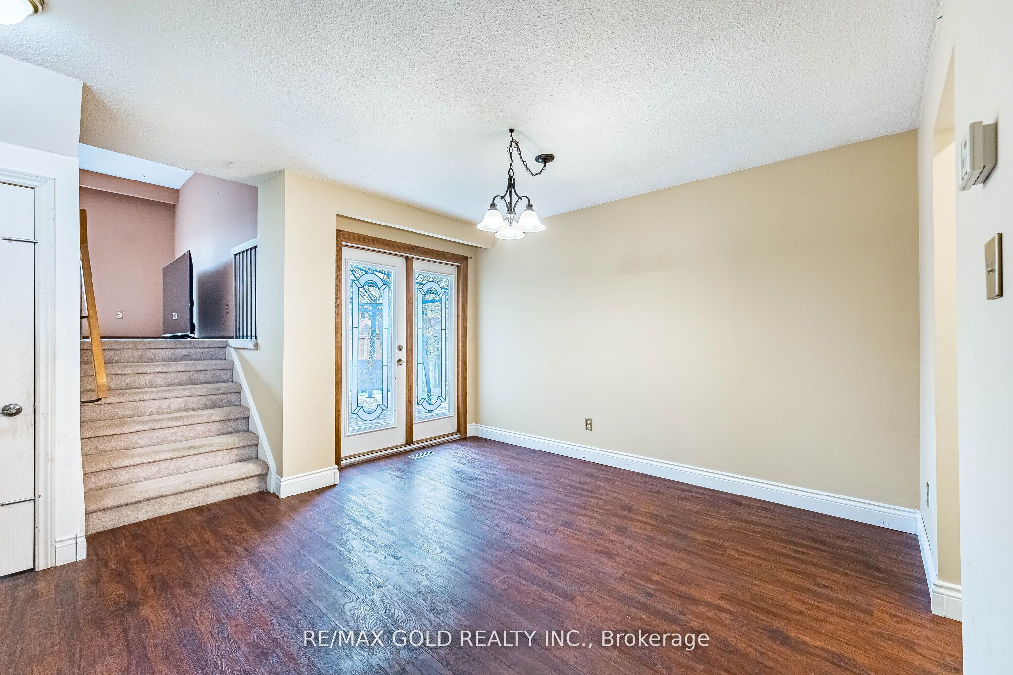 41 Simmons Boulevard Property Photo 12