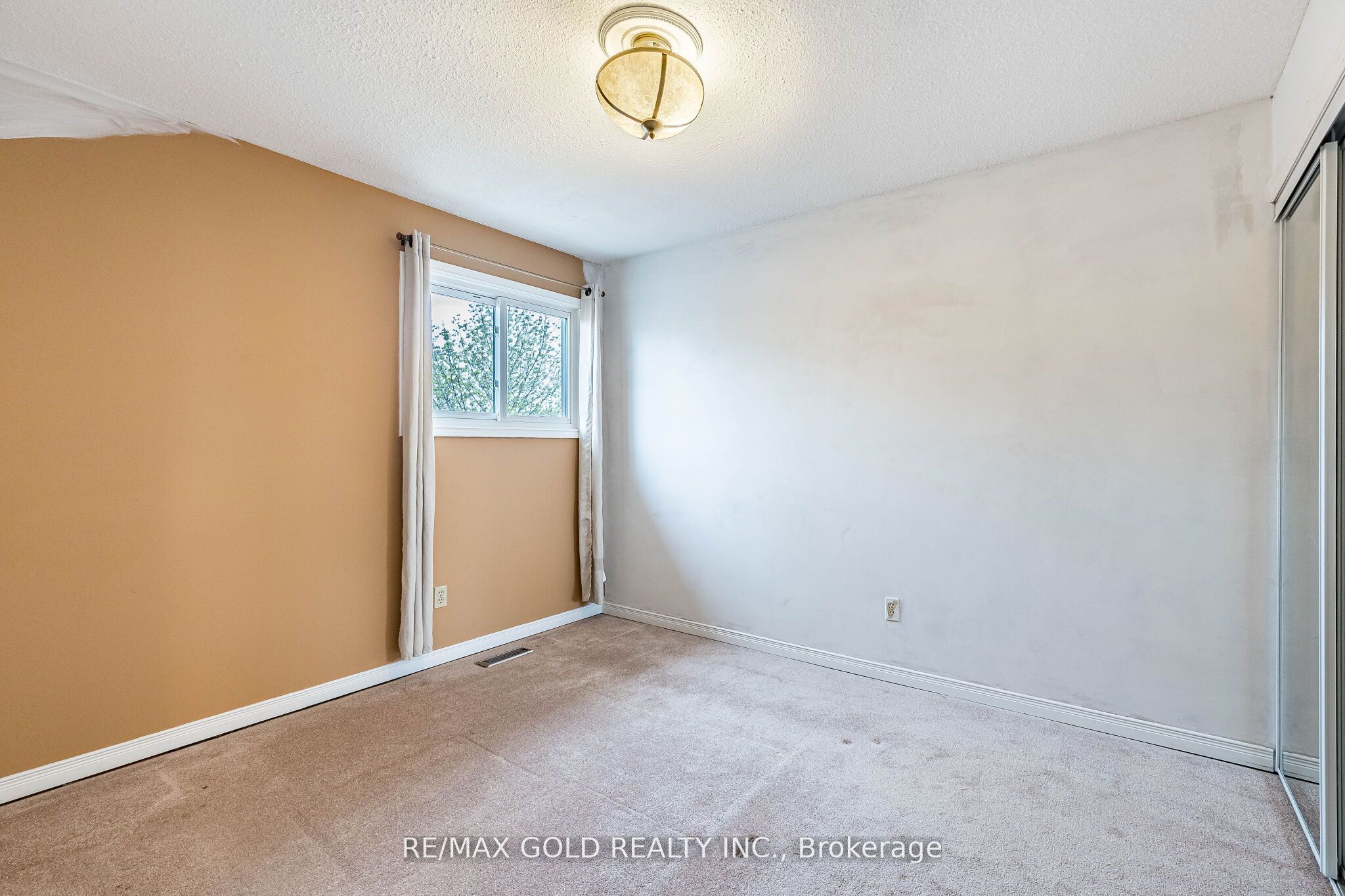 41 Simmons Boulevard Property Photo 23