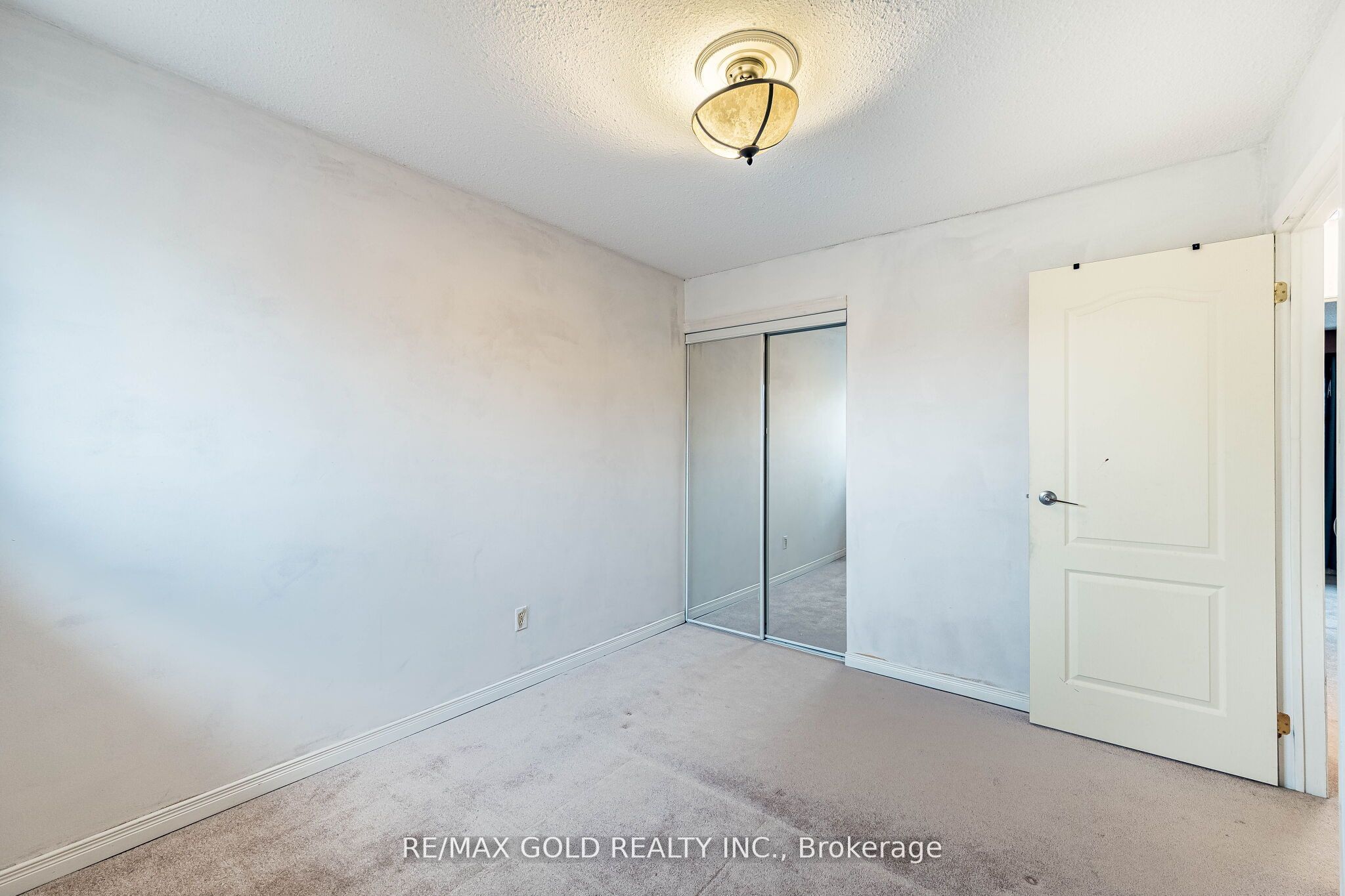 41 Simmons Boulevard Property Photo 24