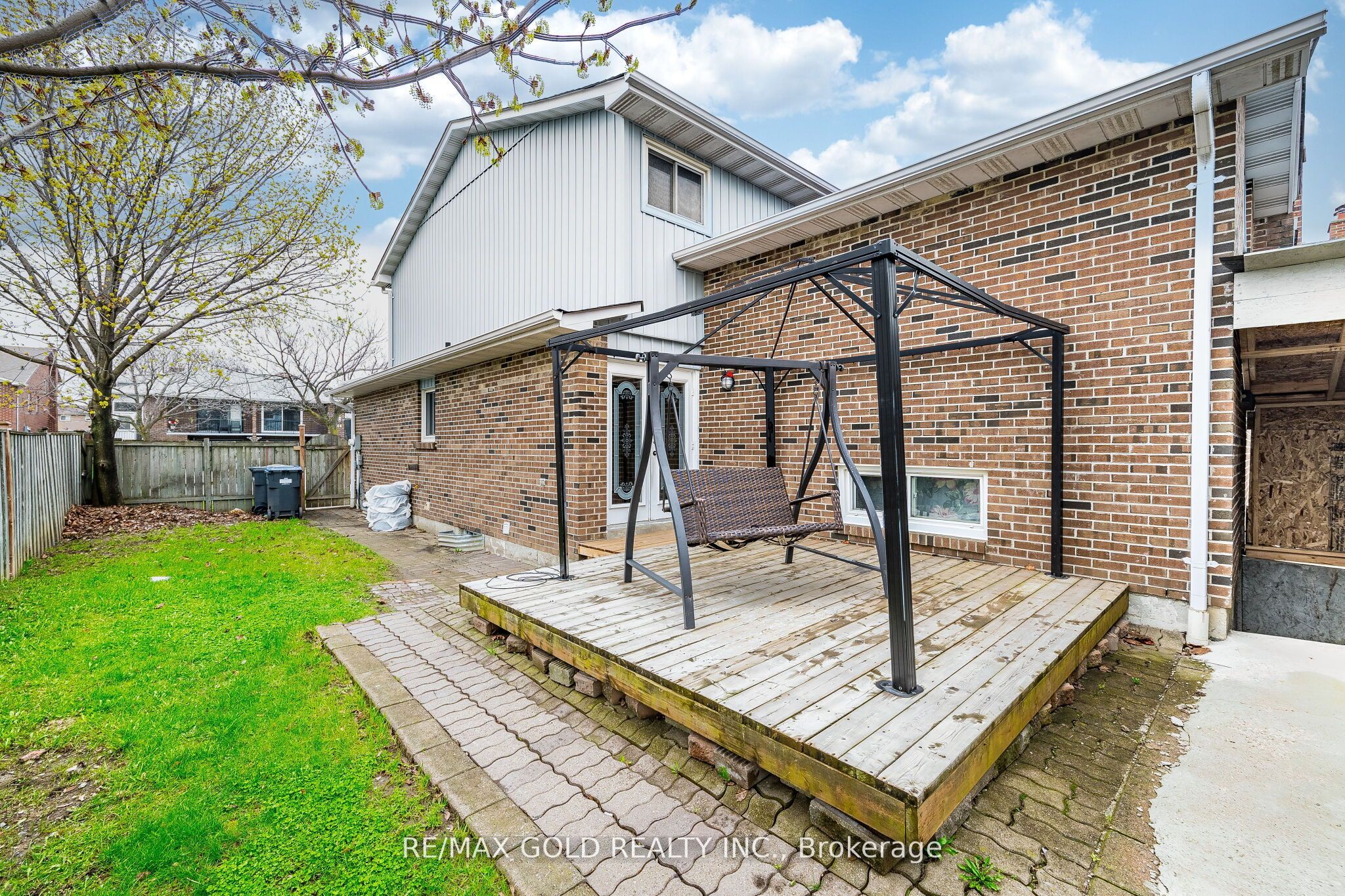 41 Simmons Boulevard Property Photo 33