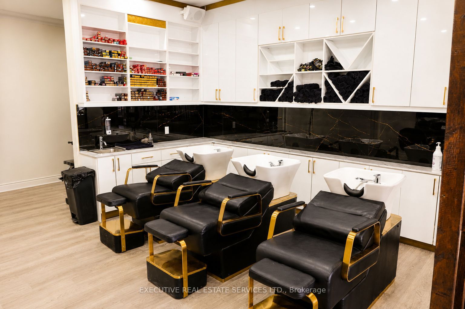 328 Kerr Street Property Photo 9