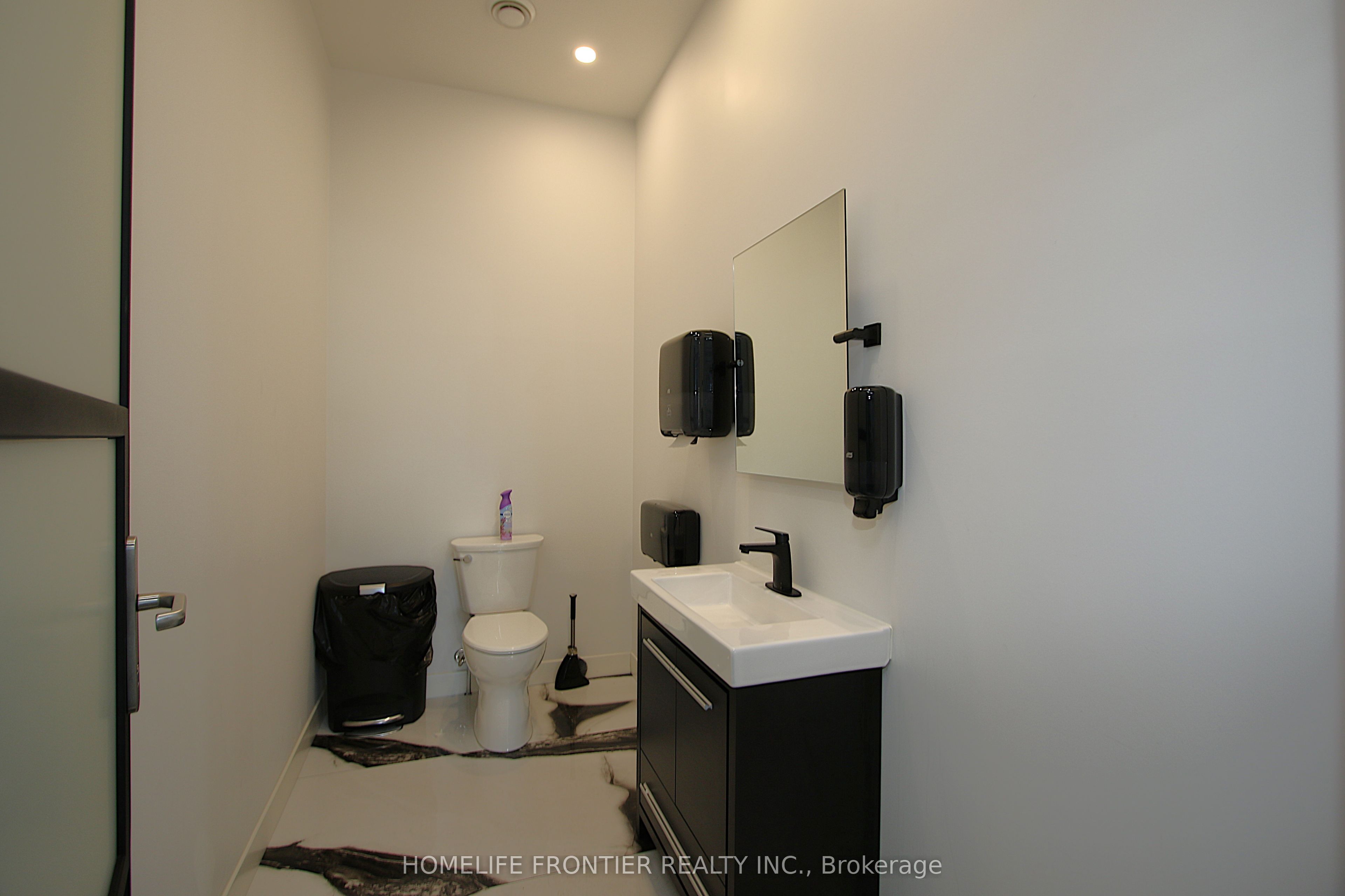6210 Northwest Drive Property Photo 8