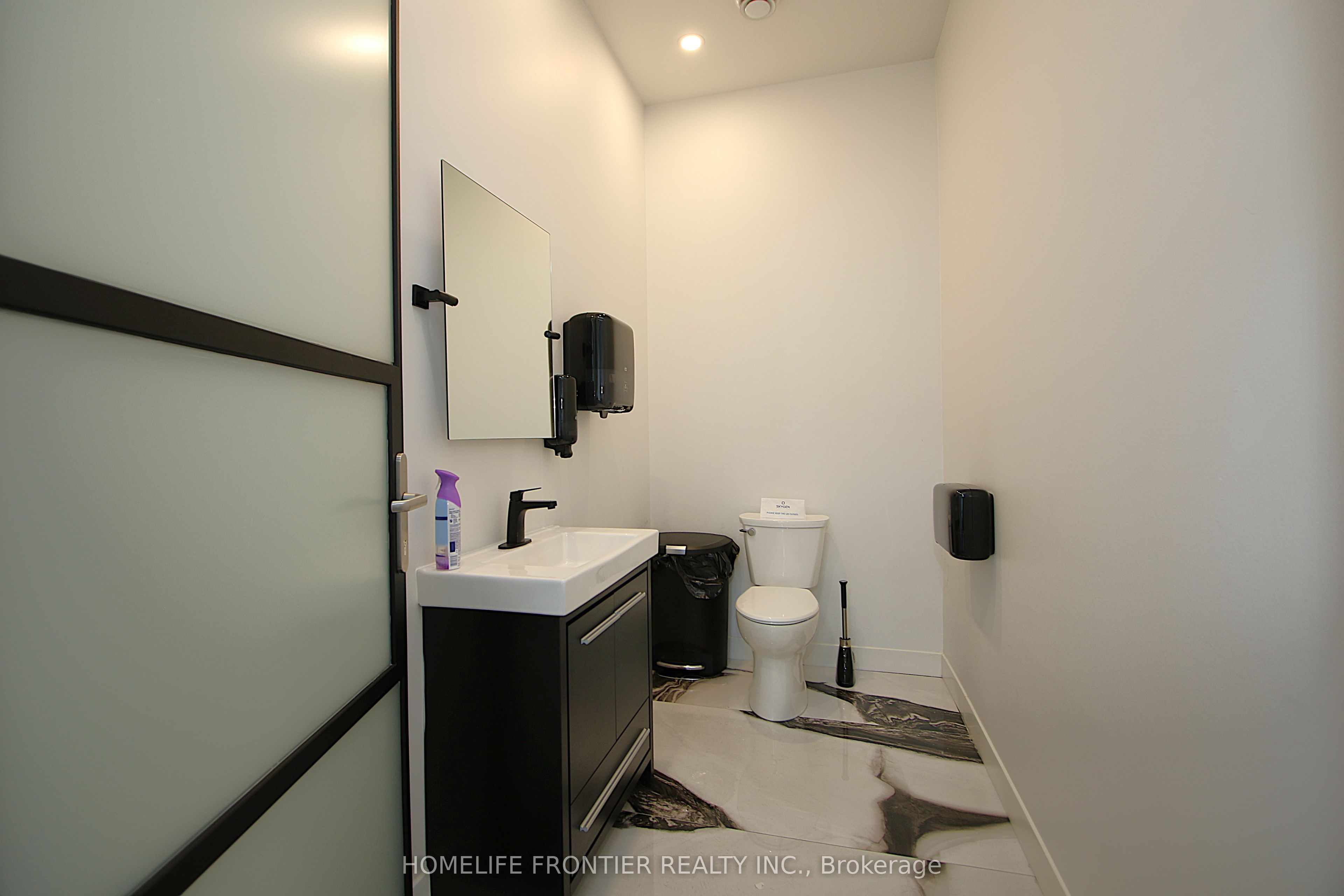 6210 Northwest Drive Property Photo 9