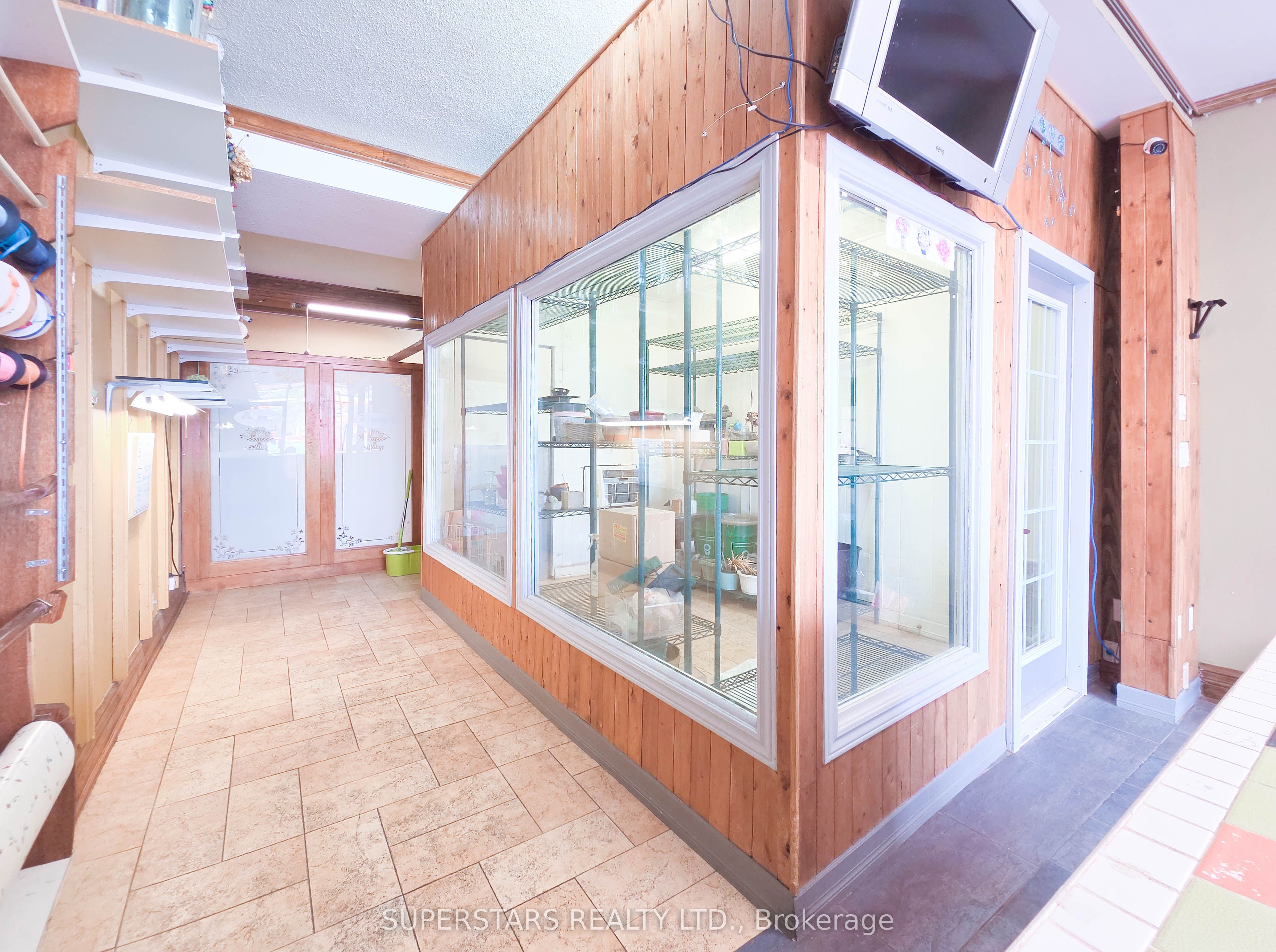 856 Wilson Avenue Property Photo 9