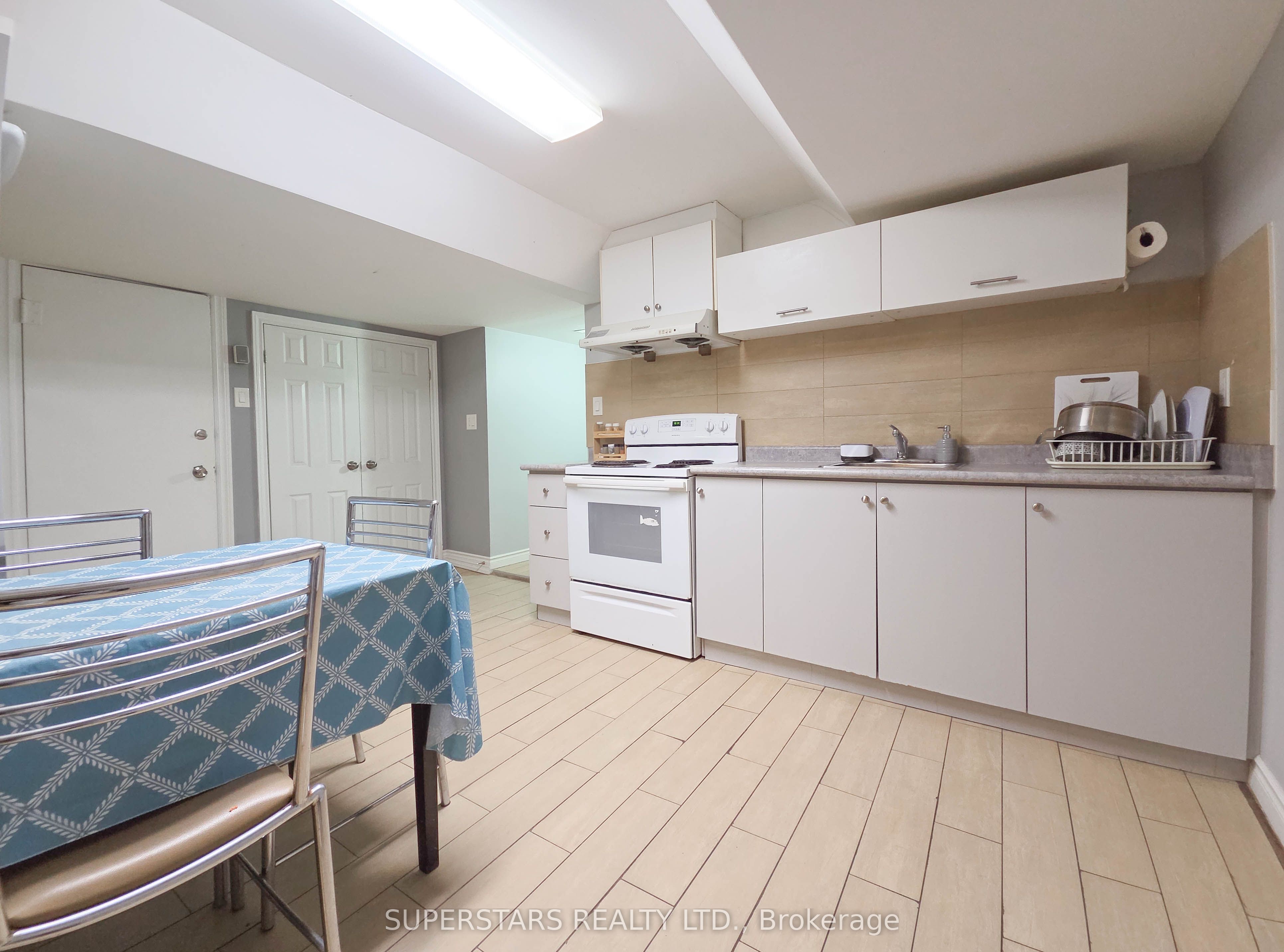 856 Wilson Avenue Property Photo 33