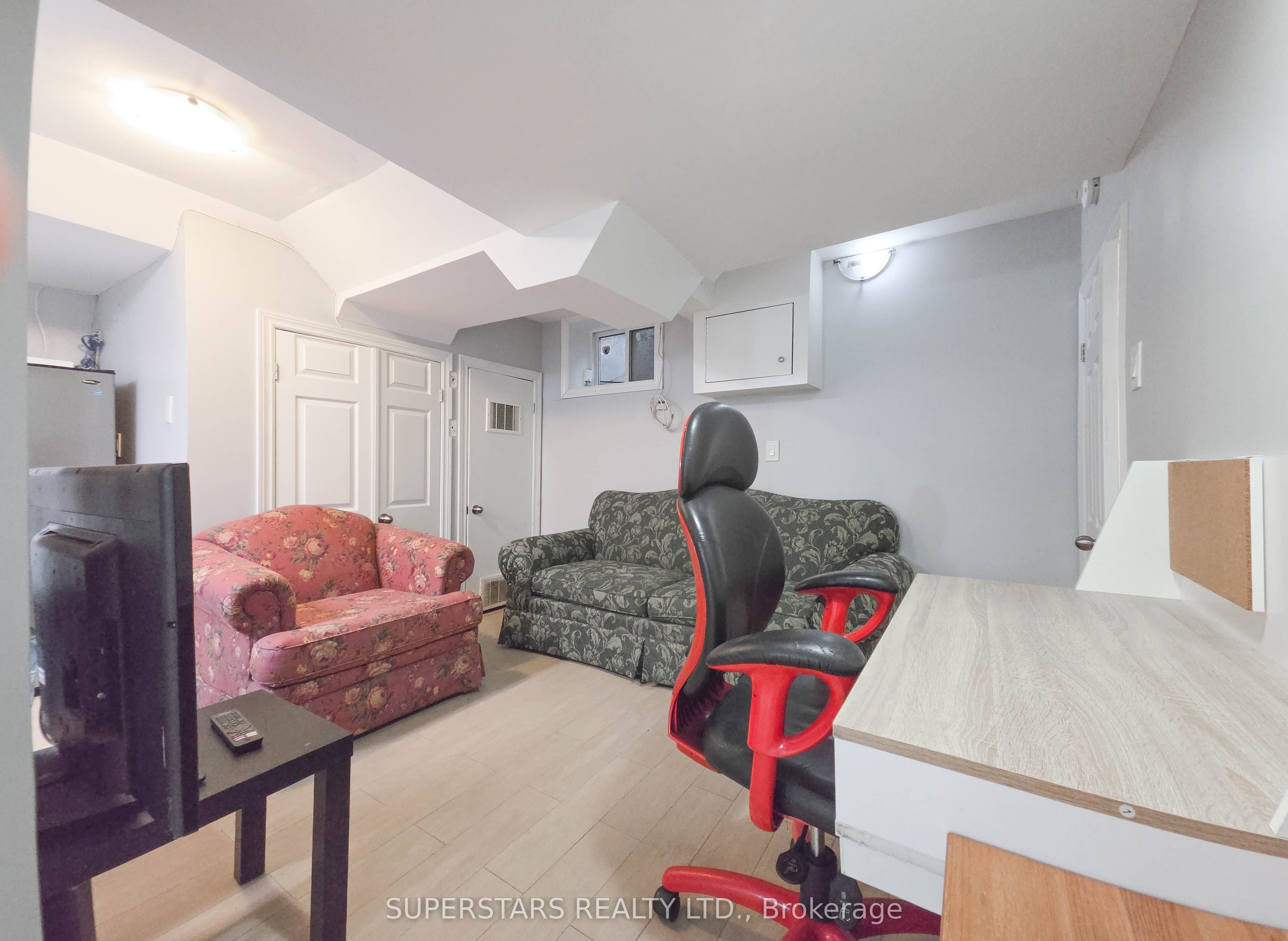 856 Wilson Avenue Property Photo 34