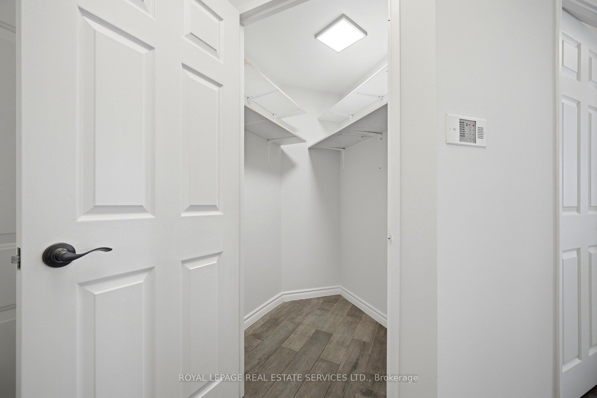 250 Webb Drive Ph05 Property Photo 5