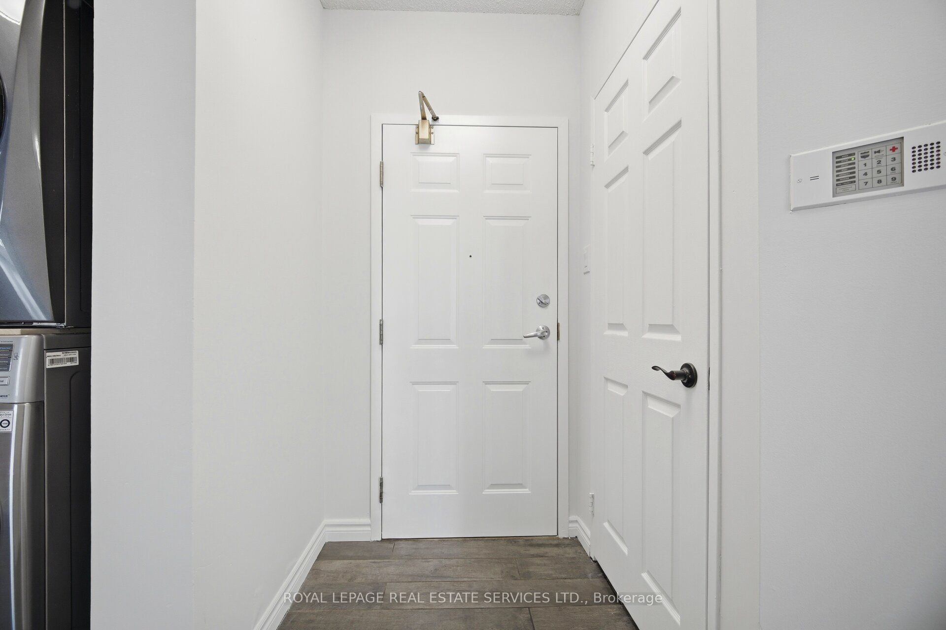 250 Webb Drive Ph05 Property Photo 6
