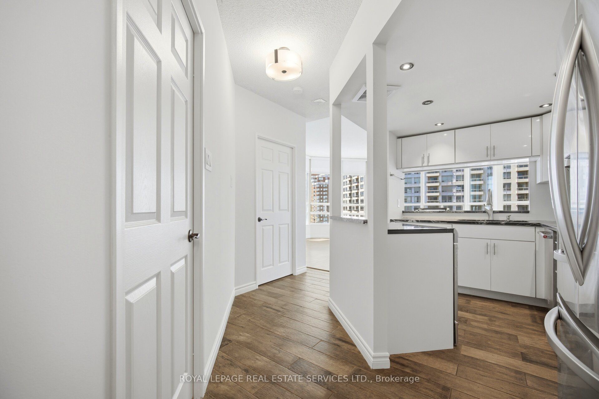 250 Webb Drive Ph05 Property Photo 7