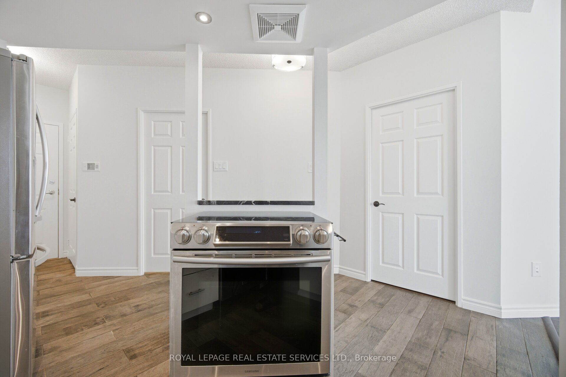 250 Webb Drive Ph05 Property Photo 10