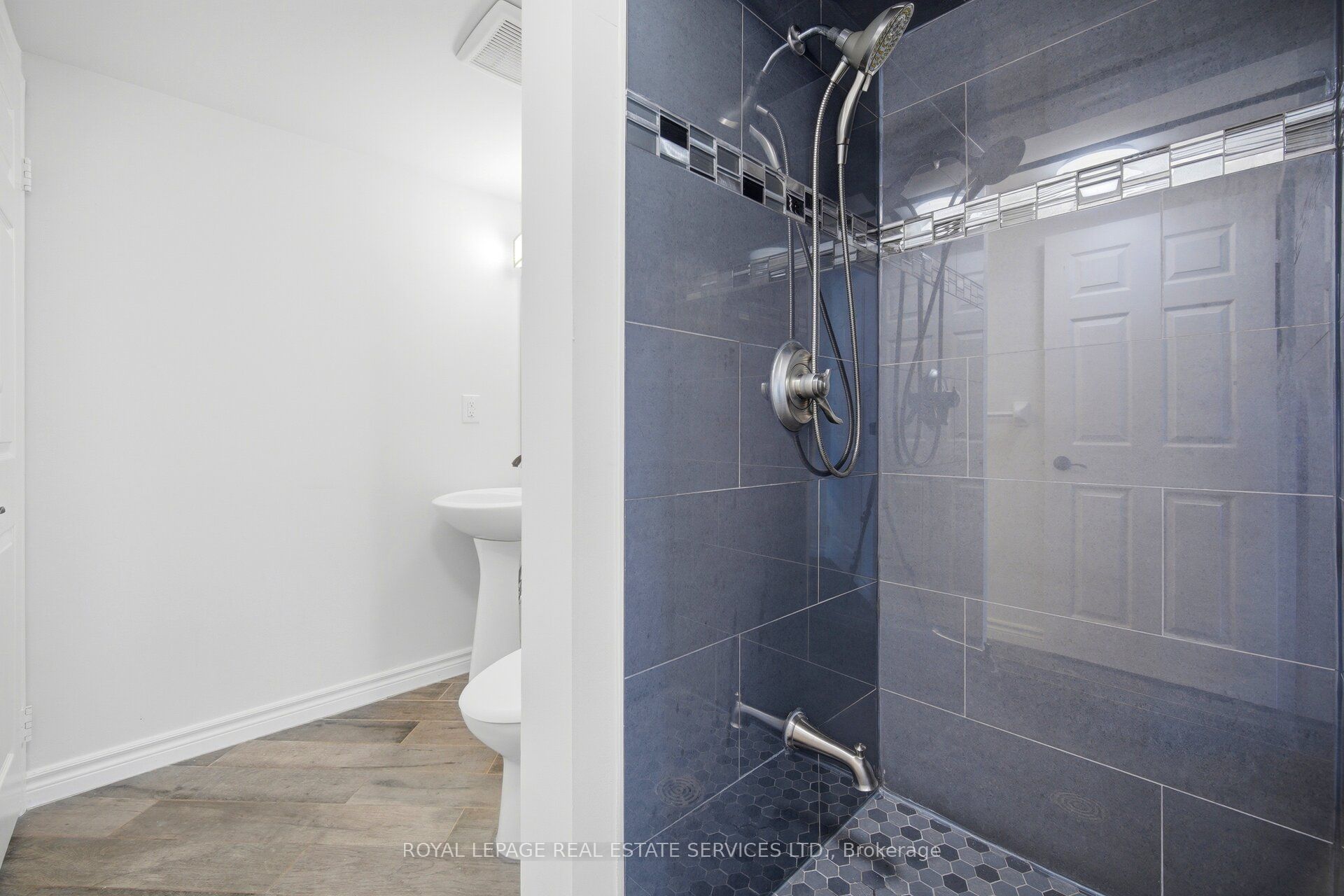 250 Webb Drive Ph05 Property Photo 33