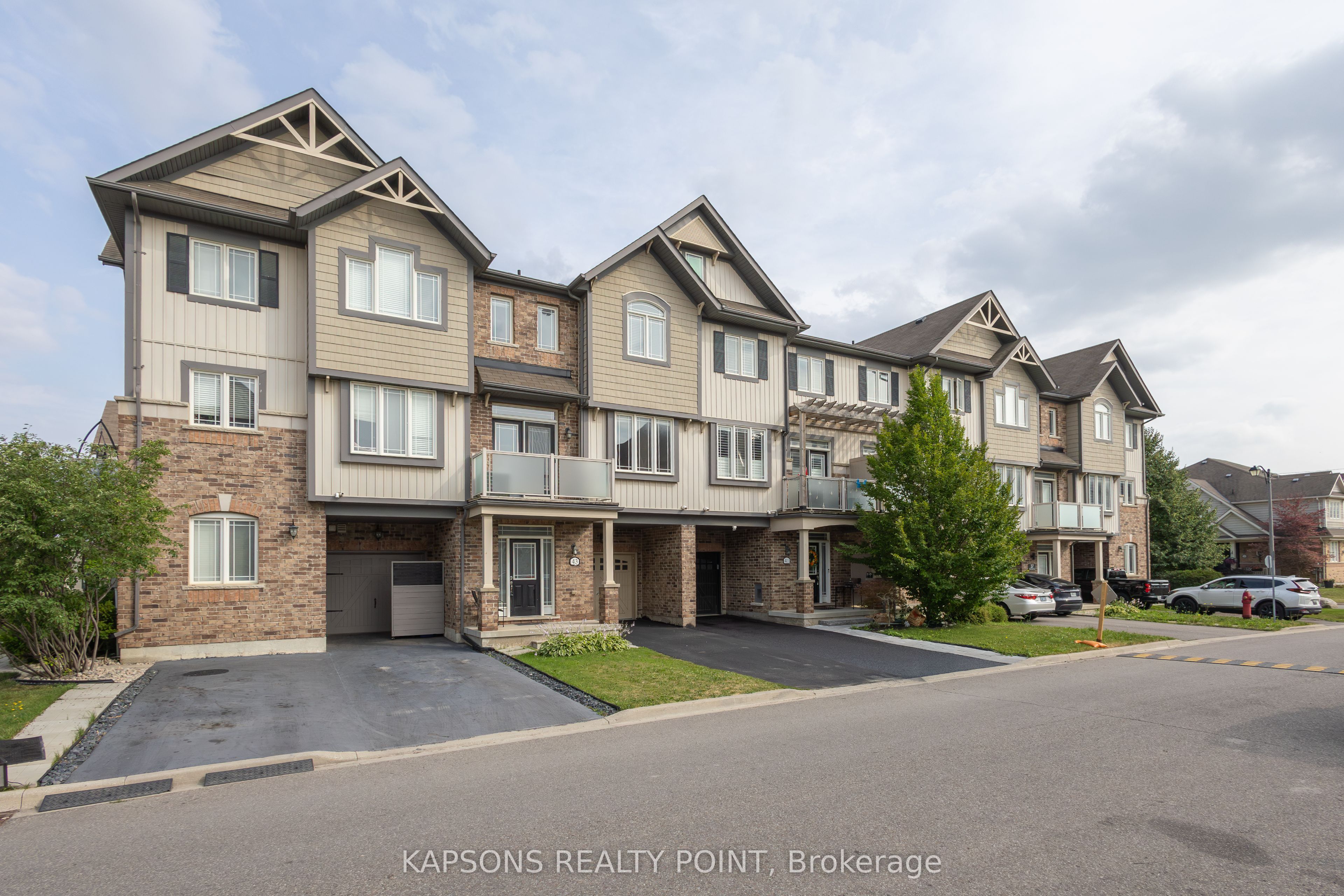 43 Waterville Way Property Photo 3