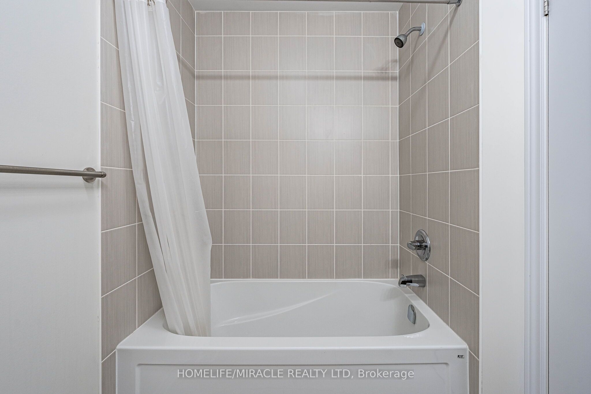 21 Junior Road Property Photo 32