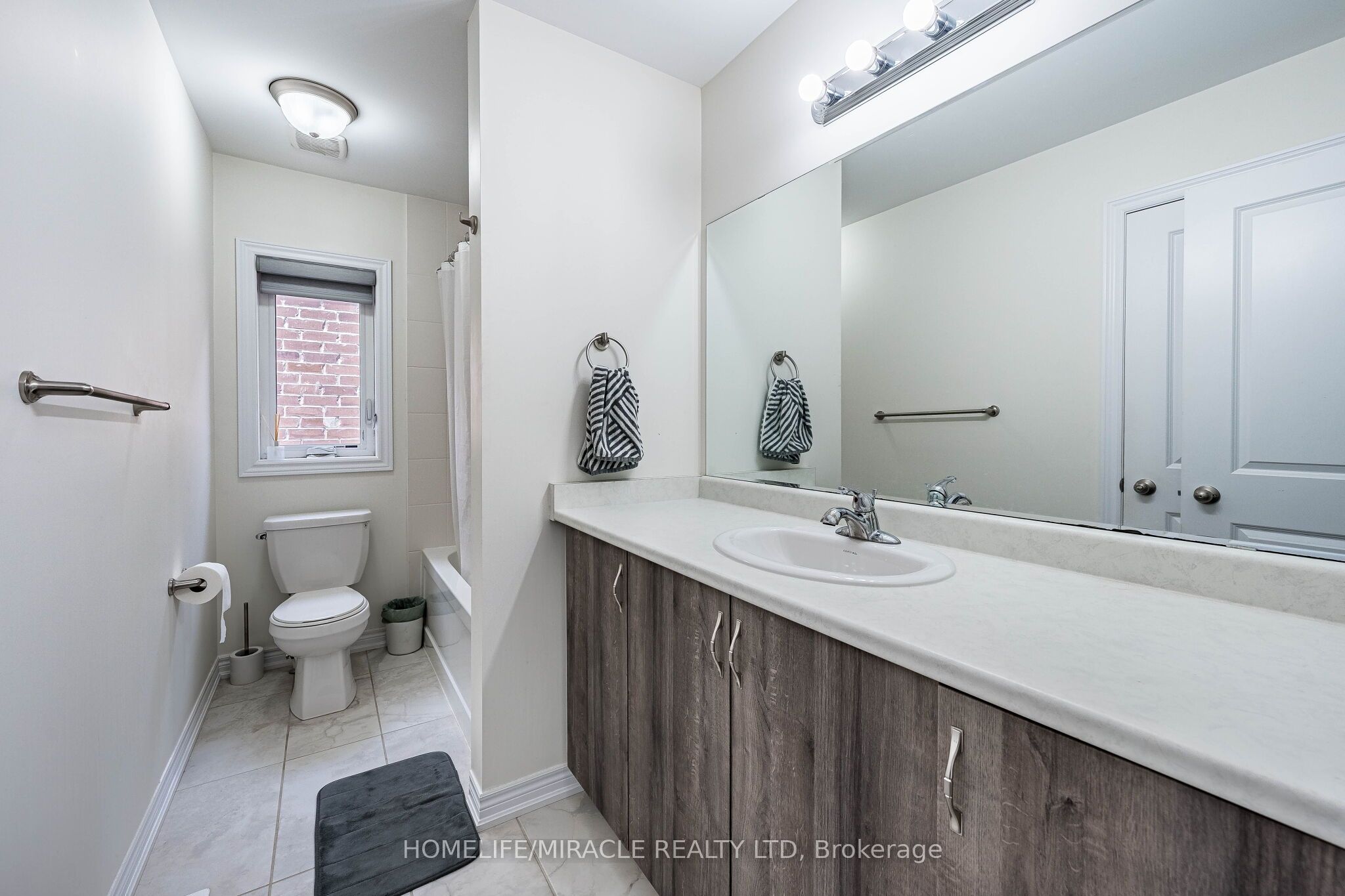 21 Junior Road Property Photo 40