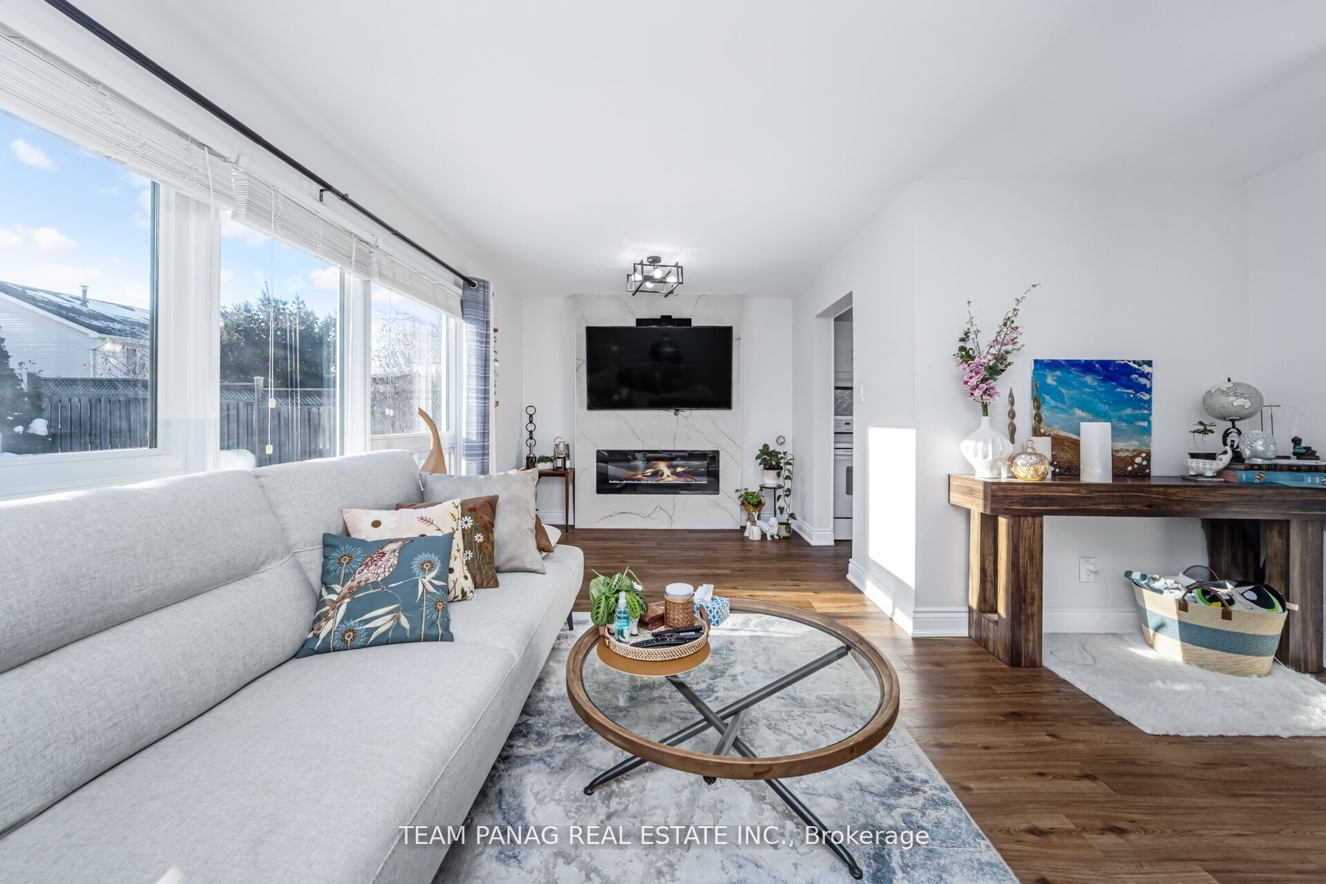 273 Hansen Road N