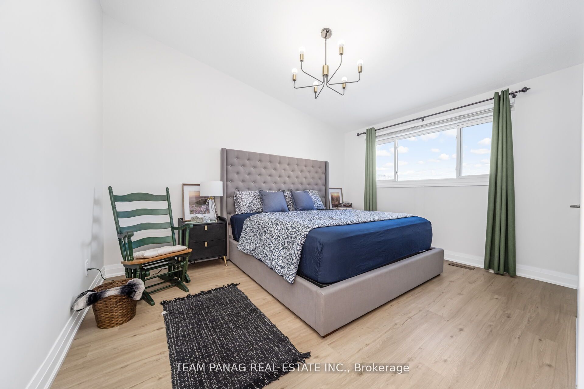 273 Hansen Road N Property Photo 16