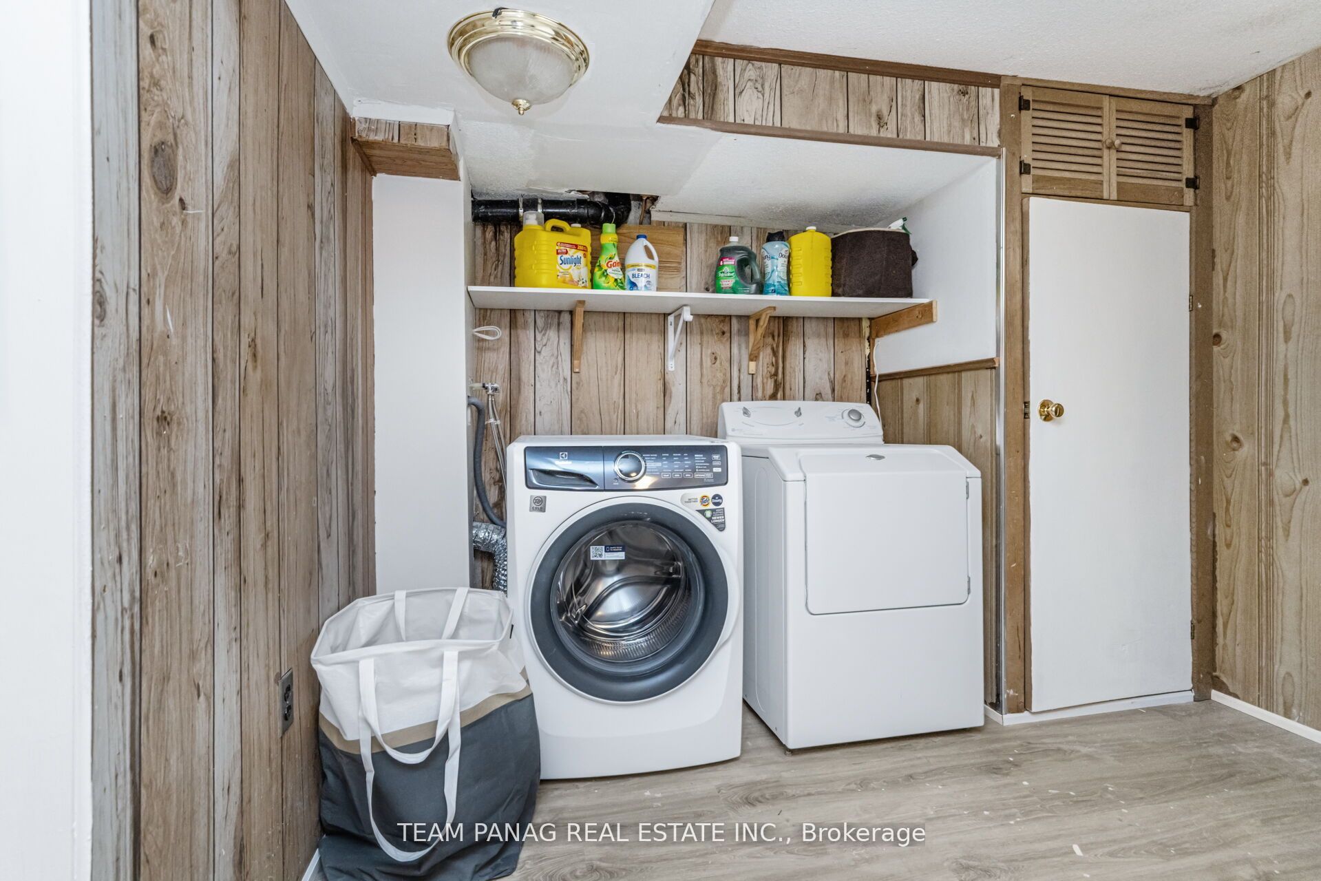273 Hansen Road N Property Photo 29