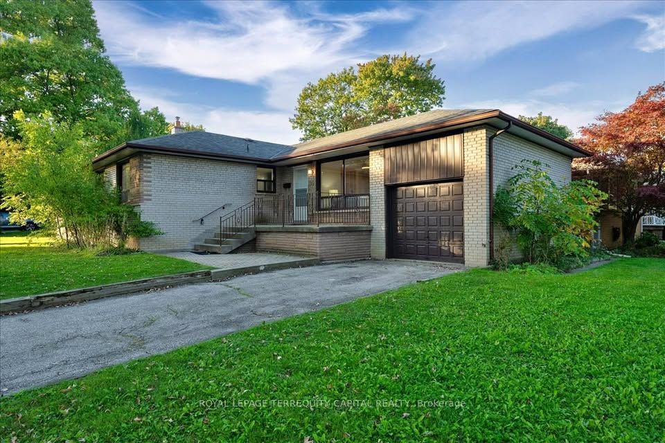 65 Glenmanor Drive Lower Property Photo 1
