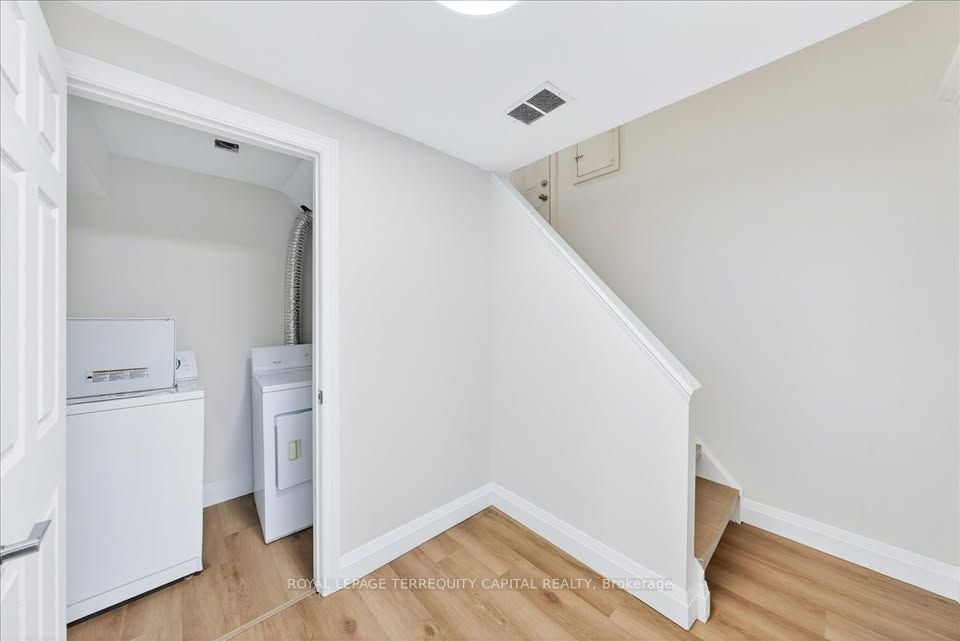 65 Glenmanor Drive Lower Property Photo 3