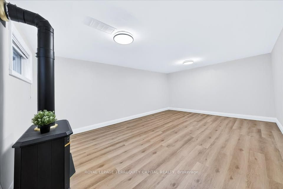 65 Glenmanor Drive Lower Property Photo 9