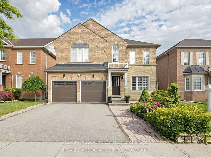44 Shining Willow Crescent Property Photo 1