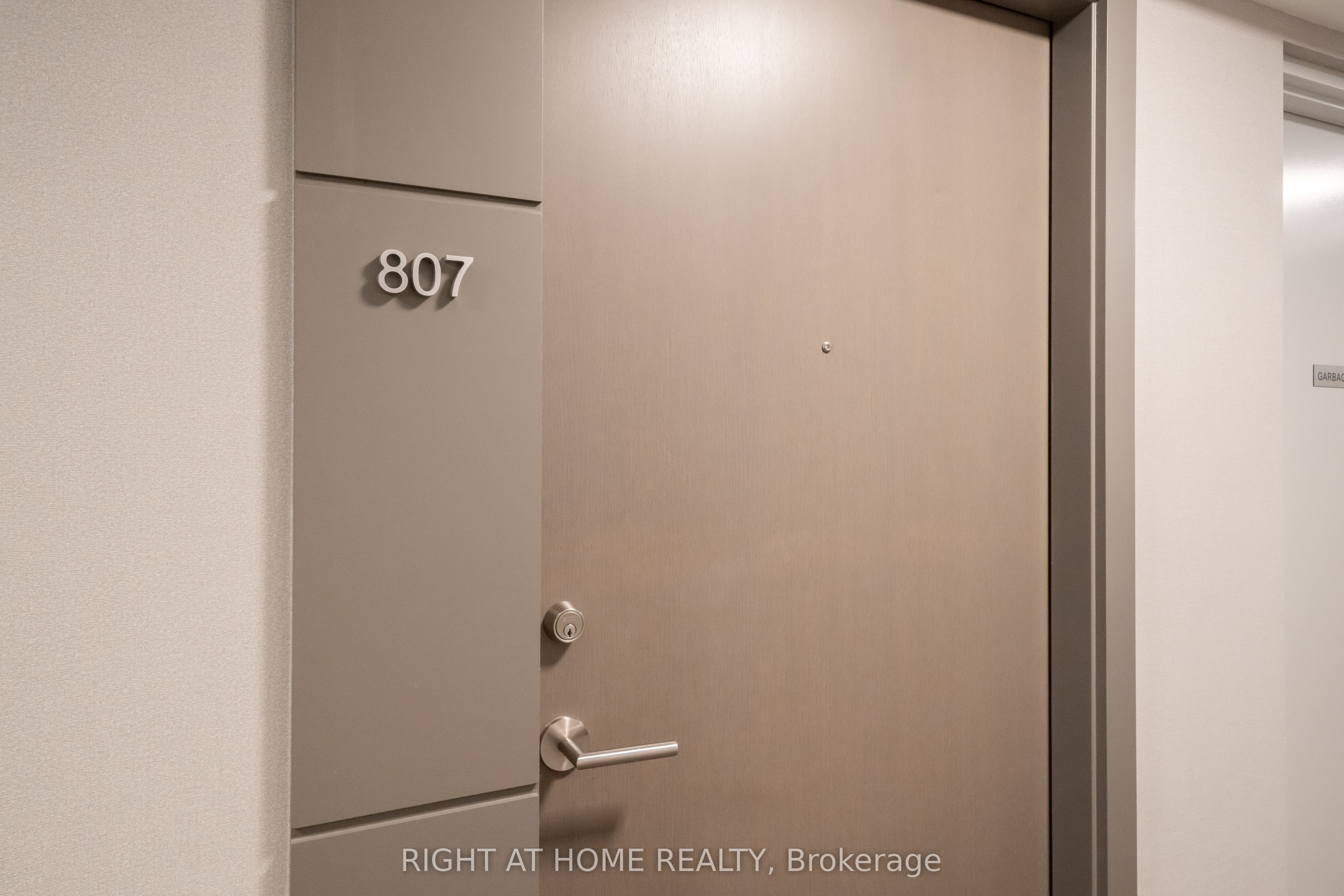 10 Wilby Crescent 807 Property Photo 4