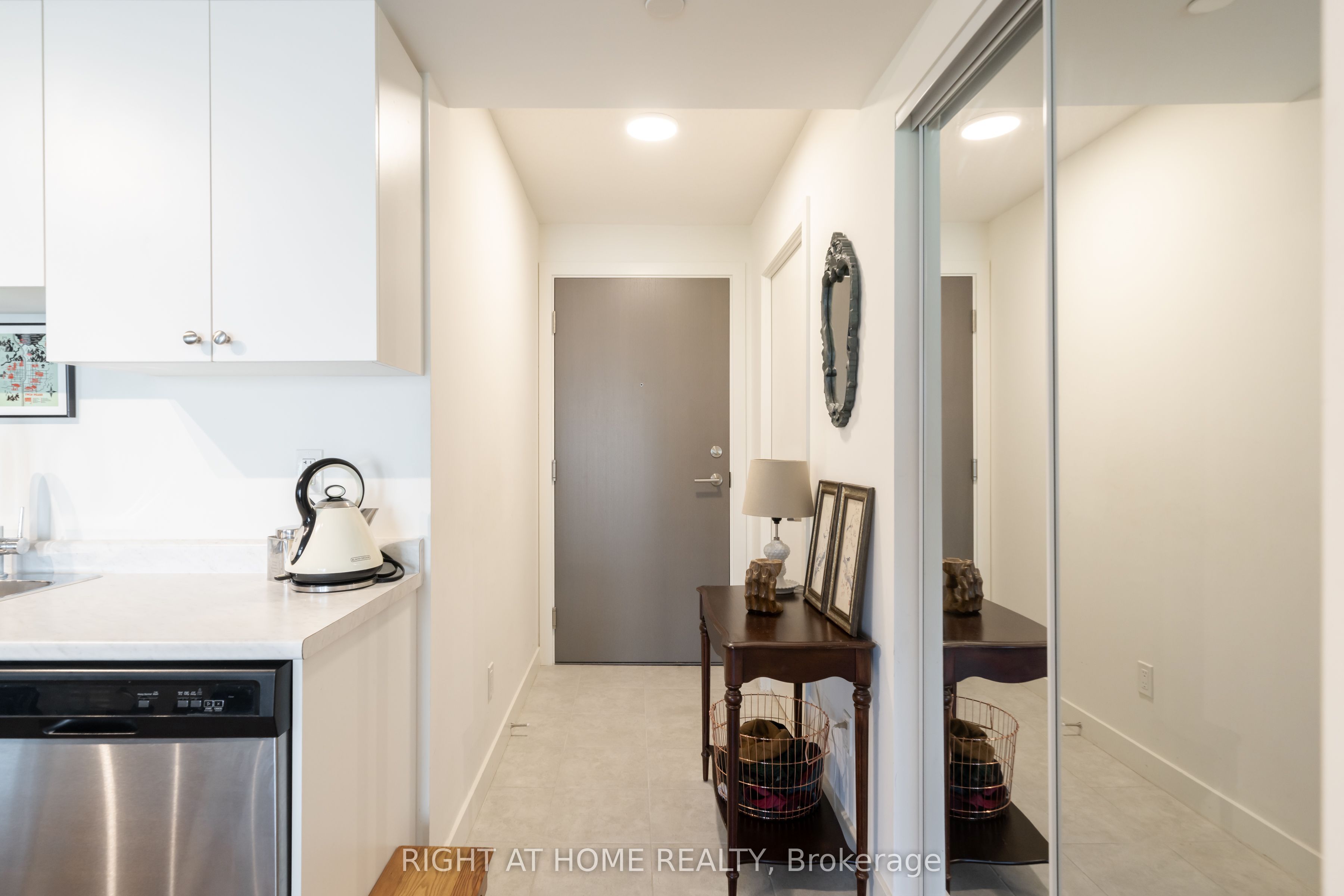 10 Wilby Crescent 807 Property Photo 5