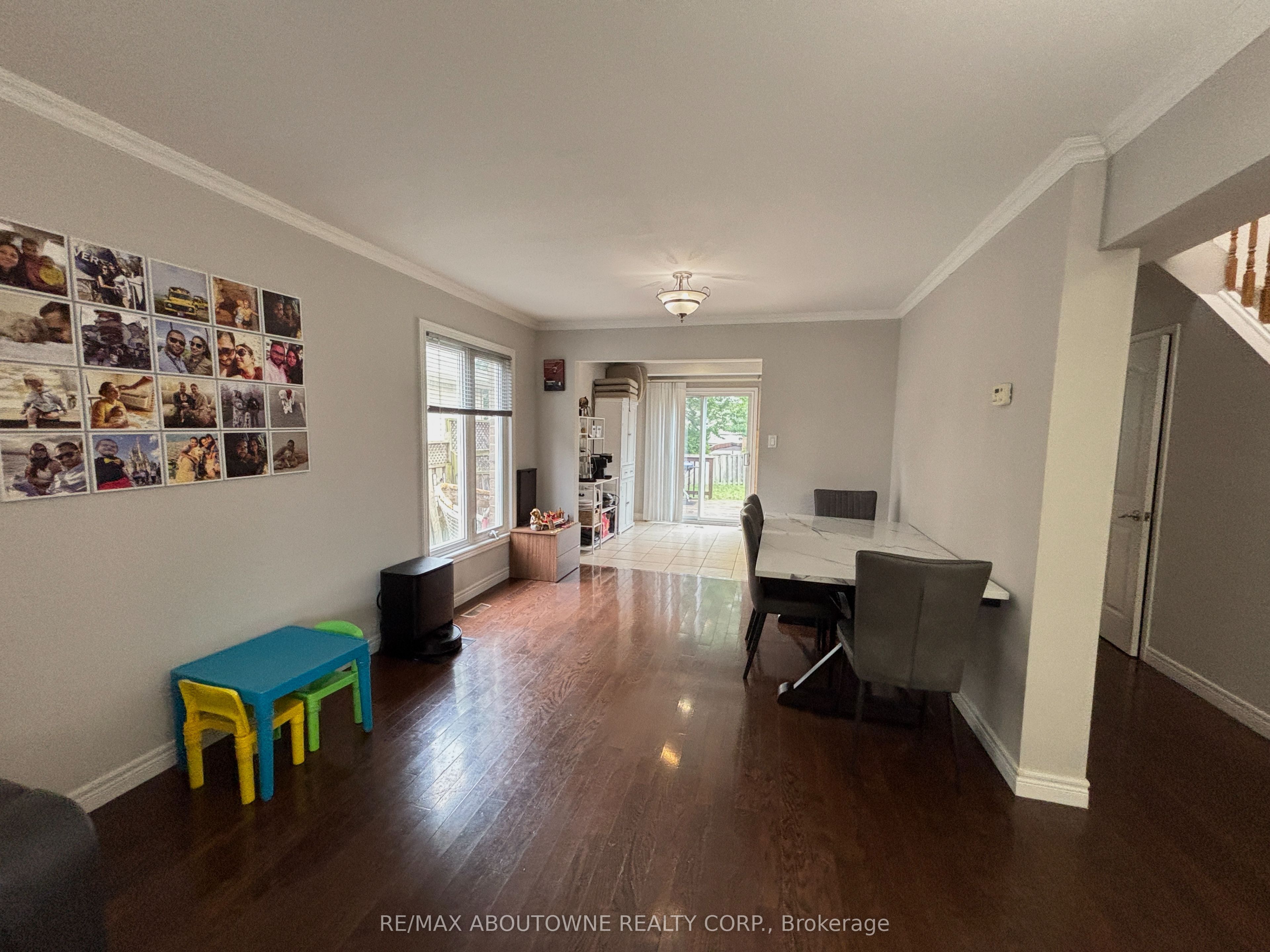 3072 Patrick Crescent Property Photo 7