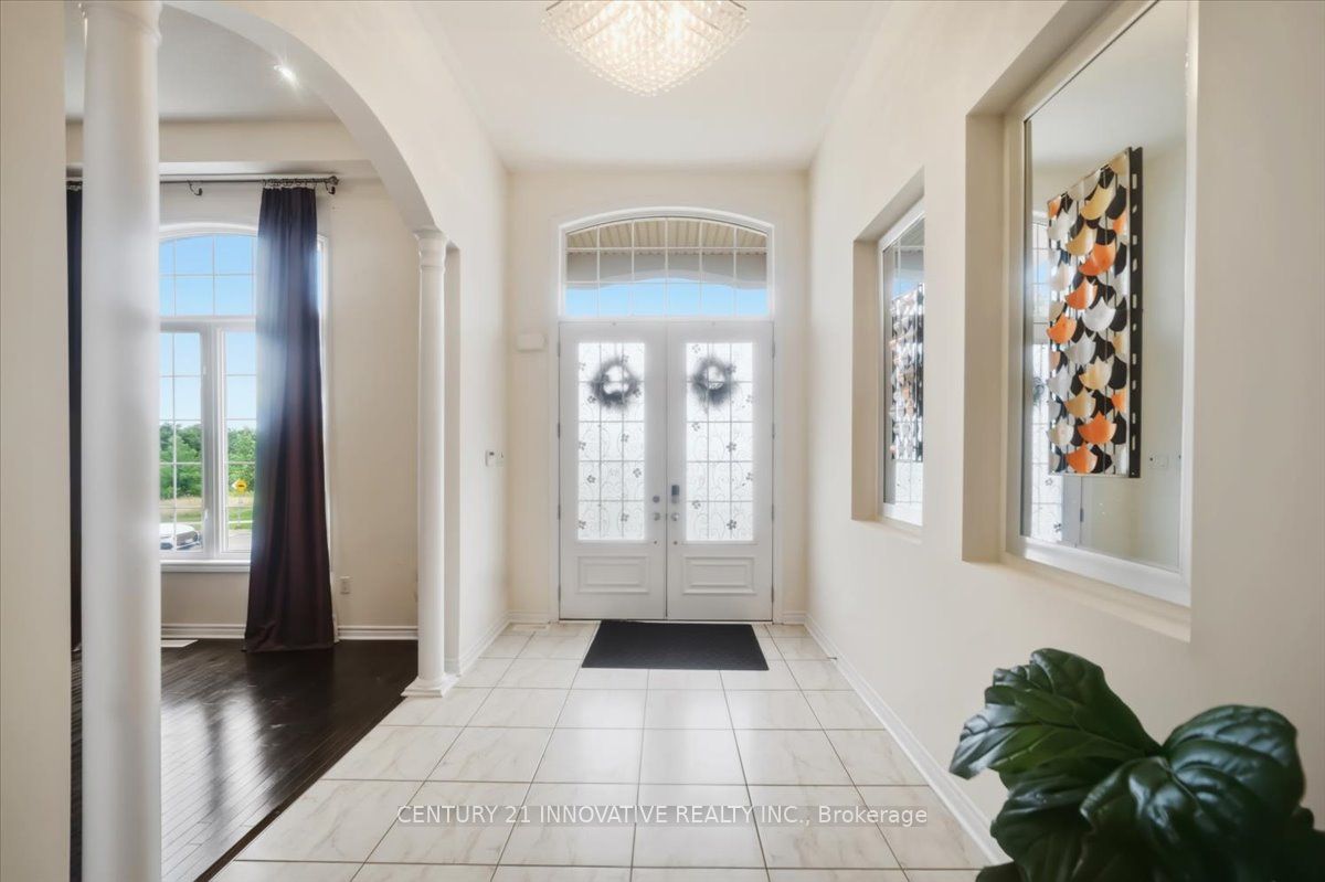 13 Royal West Drive Property Photo 3