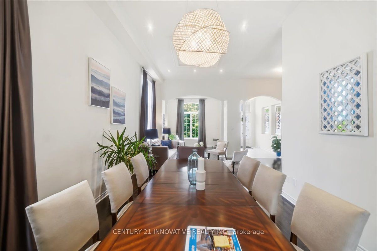 13 Royal West Drive Property Photo 8