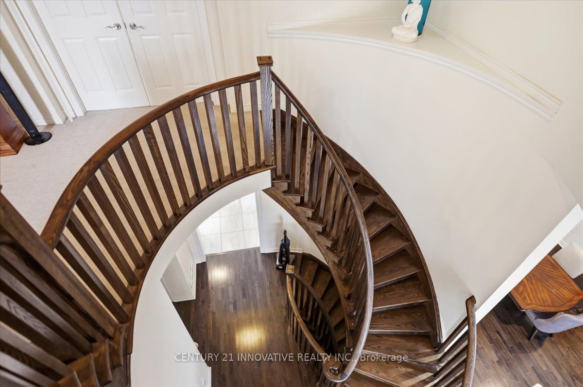 13 Royal West Drive Property Photo 16