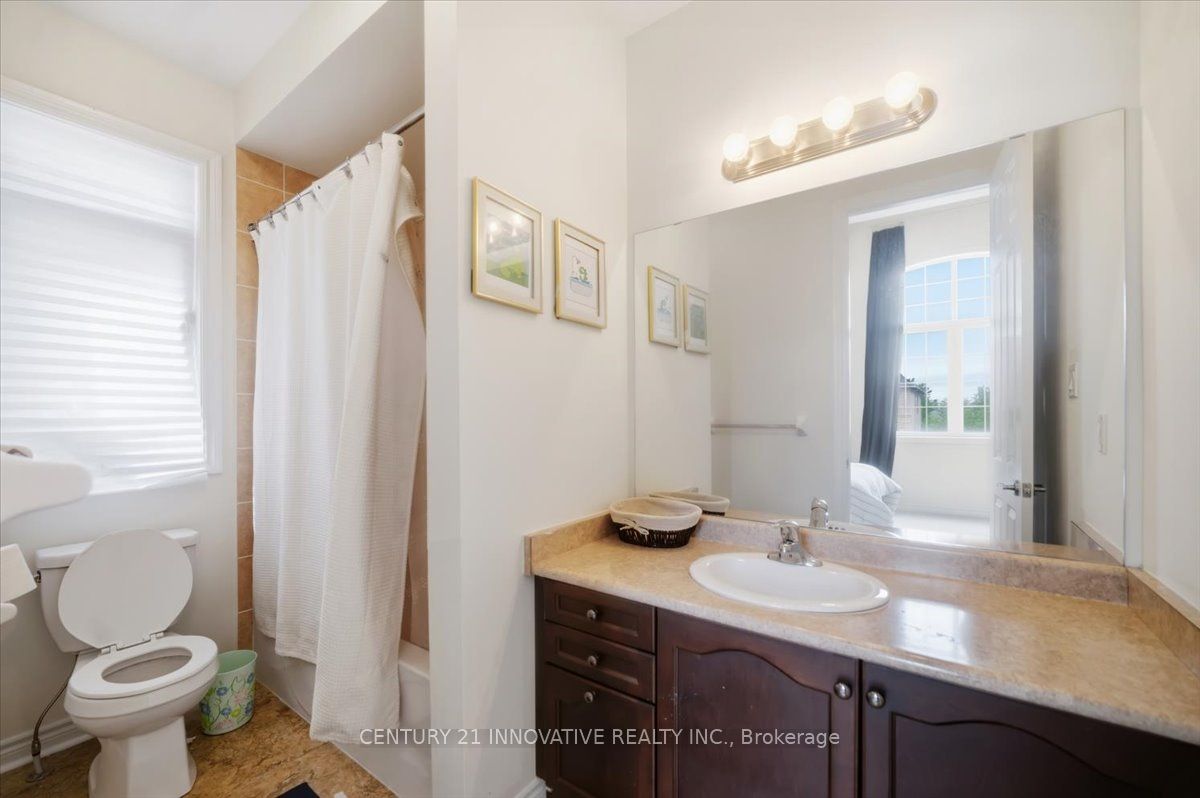 13 Royal West Drive Property Photo 25