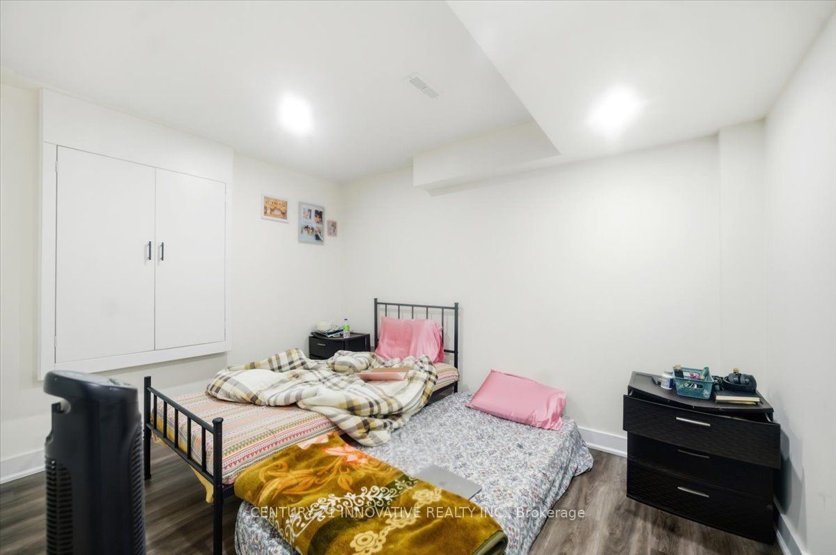 13 Royal West Drive Property Photo 38