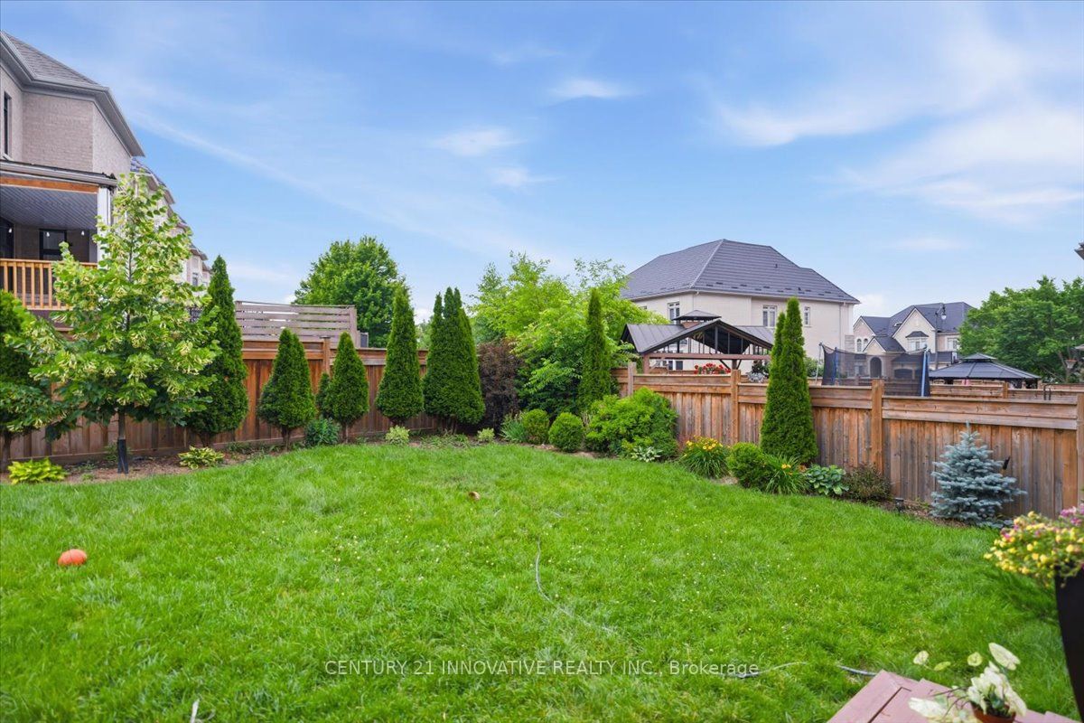 13 Royal West Drive Property Photo 45