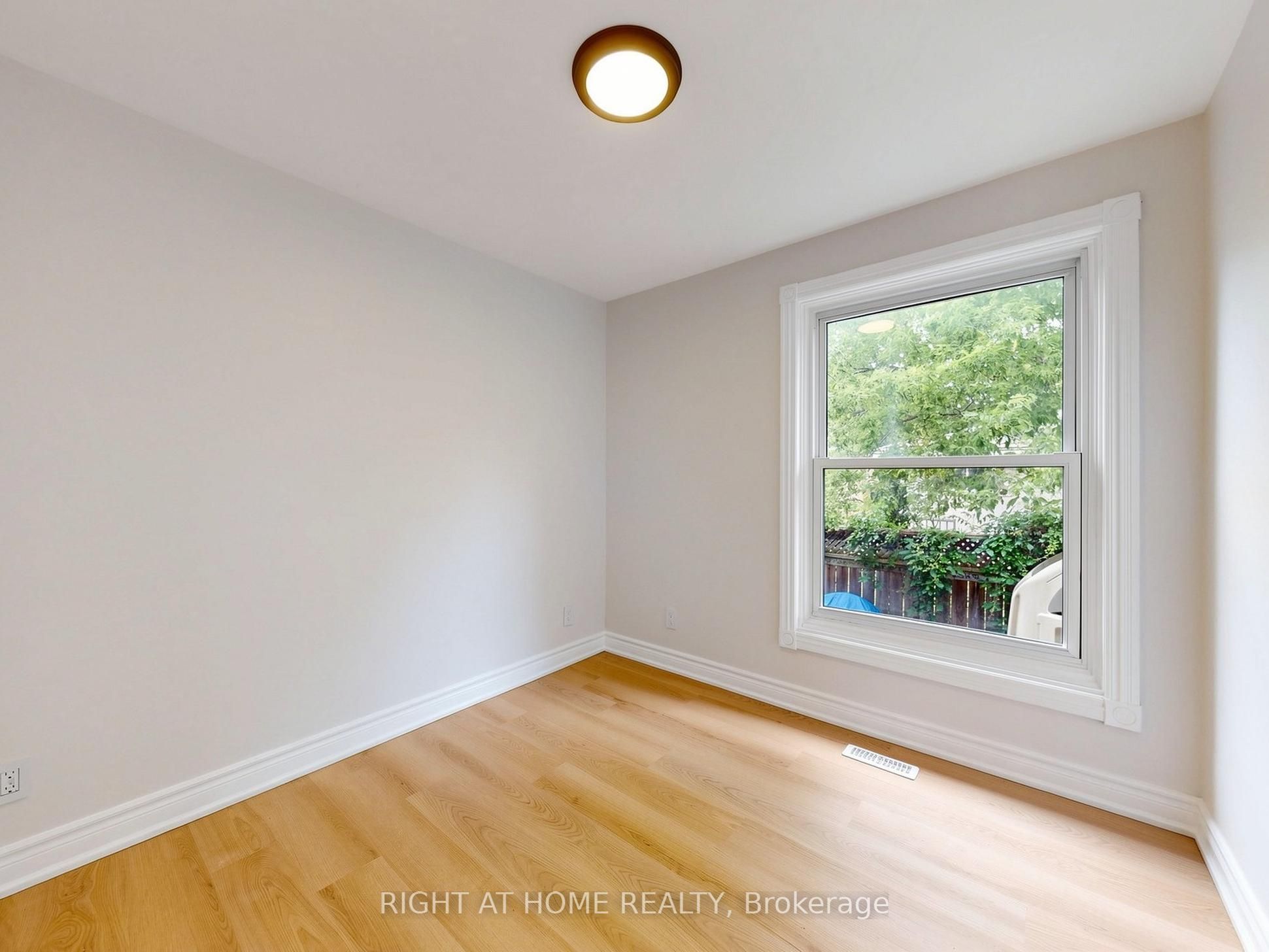 8 Caledonia Road Property Photo 16
