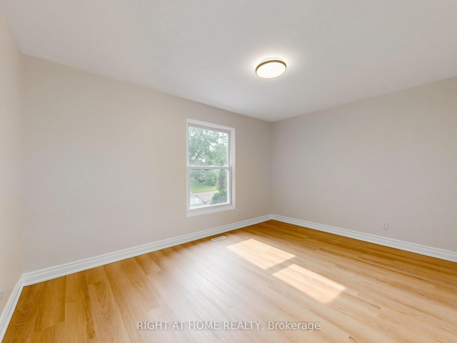 8 Caledonia Road Property Photo 18
