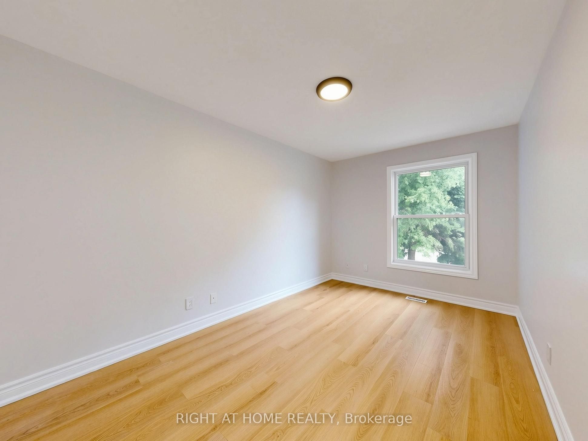 8 Caledonia Road Property Photo 20