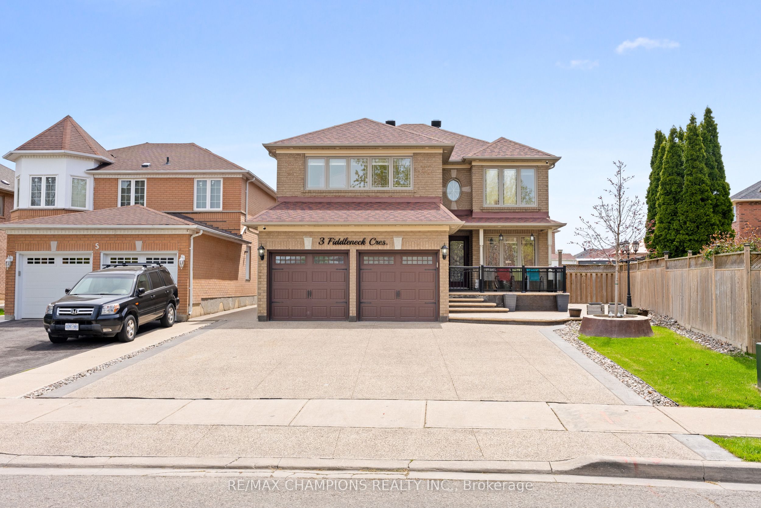 3 Fiddleneck Crescent Property Photo 2