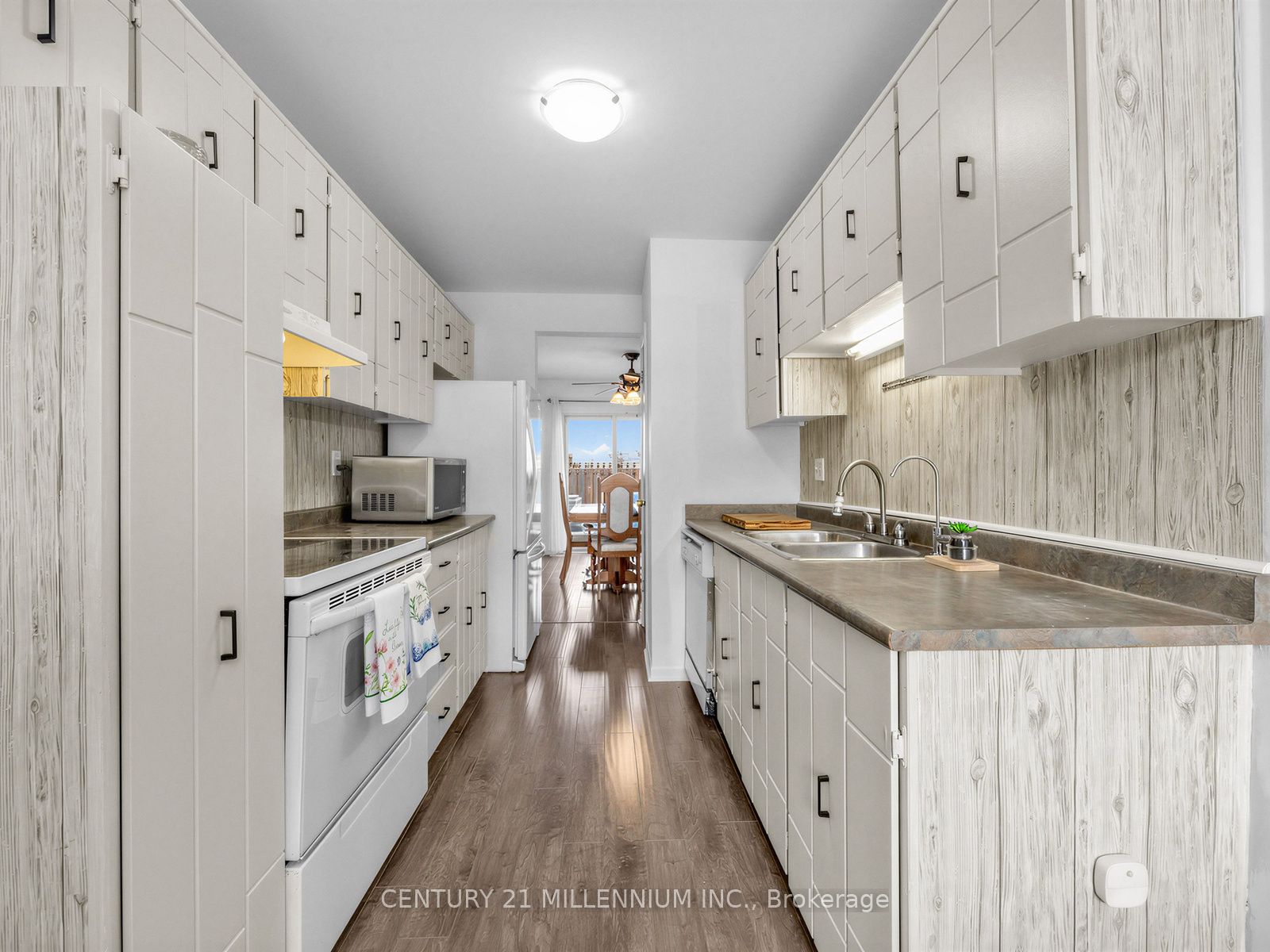 1020 Central Park Drive W 52 Property Photo 5